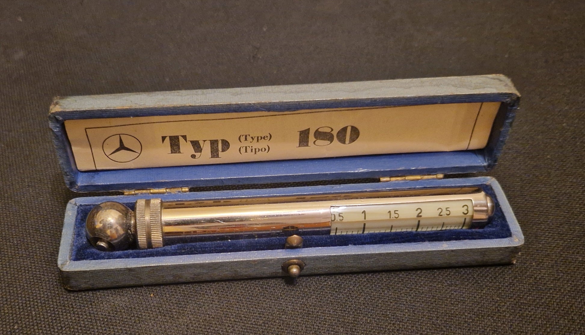 Original Mercedes-Benz Luftdruckprüfer Typ 180 von Messko Hauser – mit Box & Zertifikat - Artikelbild von Fummel & Gedöns Secondhand-Store