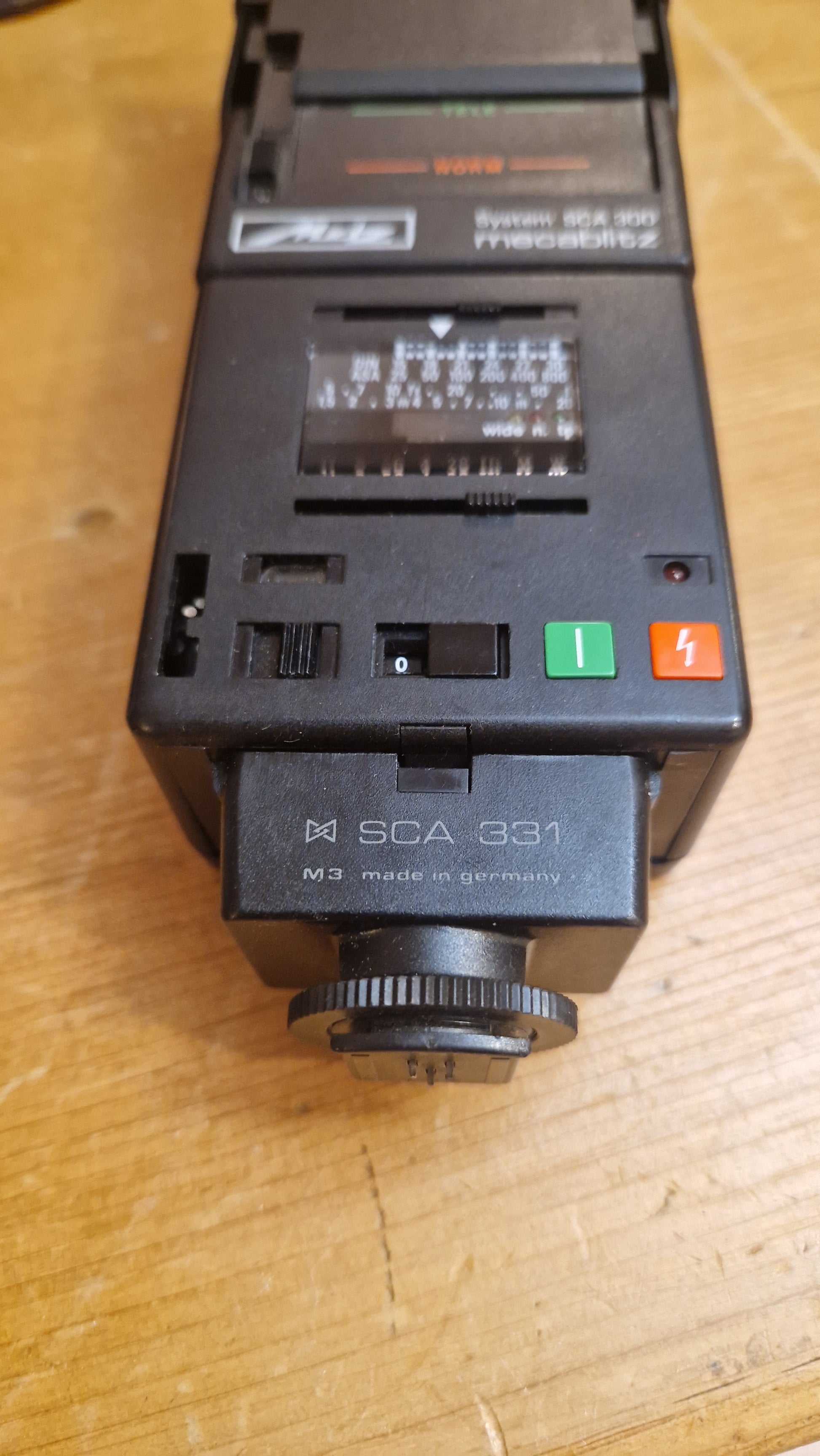 Metz Mecablitz 36 CT 3 + SCA 331 Adapter - Artikelbild von Fummel & Gedöns Secondhand-Store