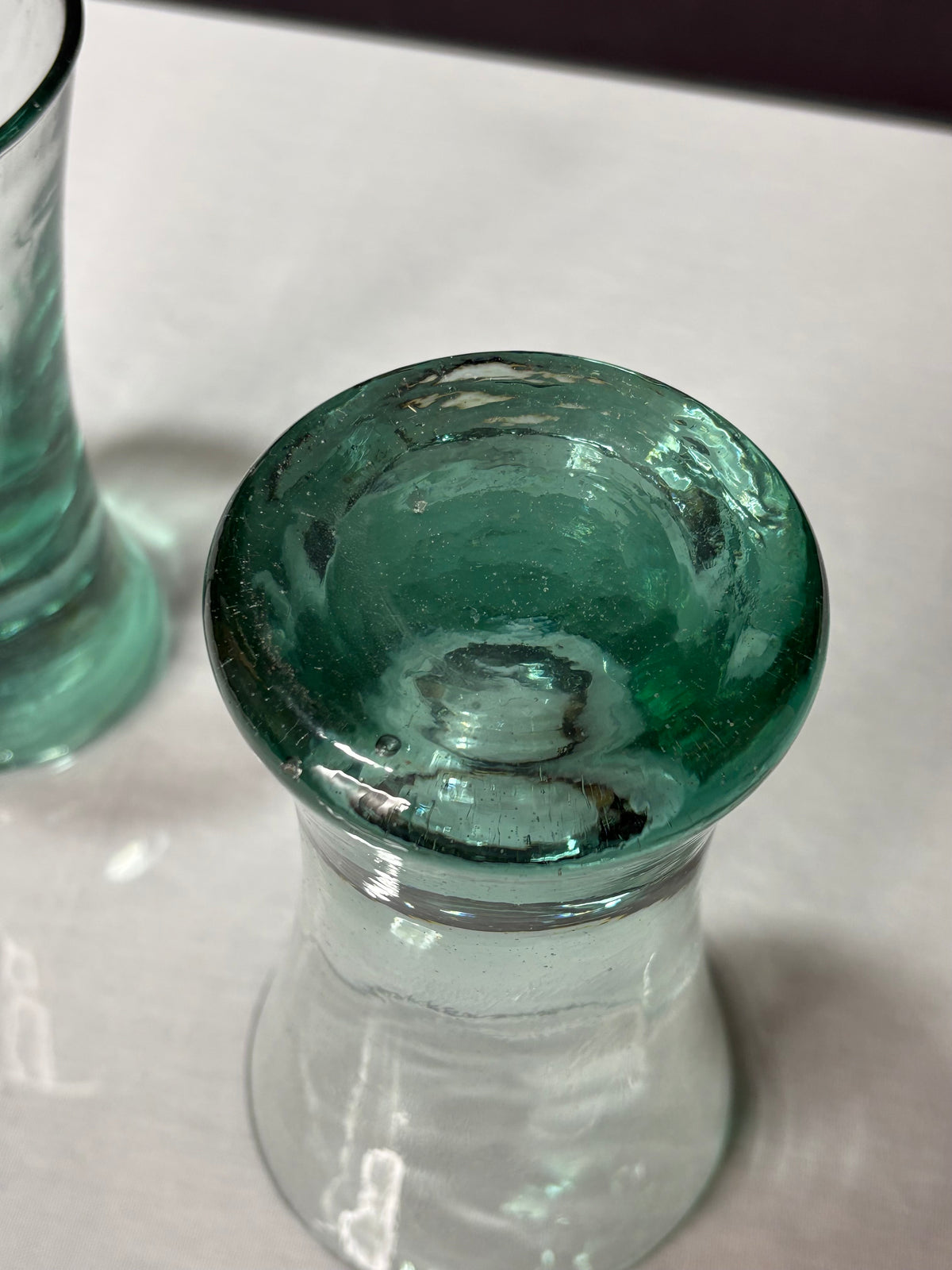 2er Set Vintage Trinkgläser mit türkisgrünem Glasboden