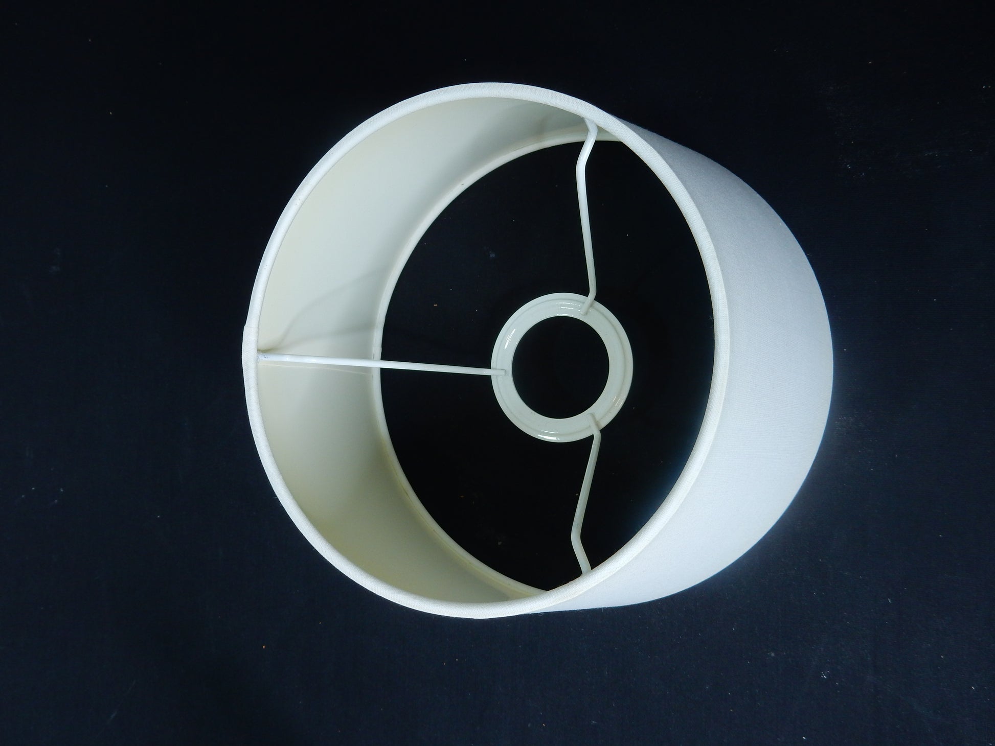 Lampenschirm rund klein für Tischlampe - E27 - weiß - Artikelbild von Fummel & Gedöns Secondhand-Store