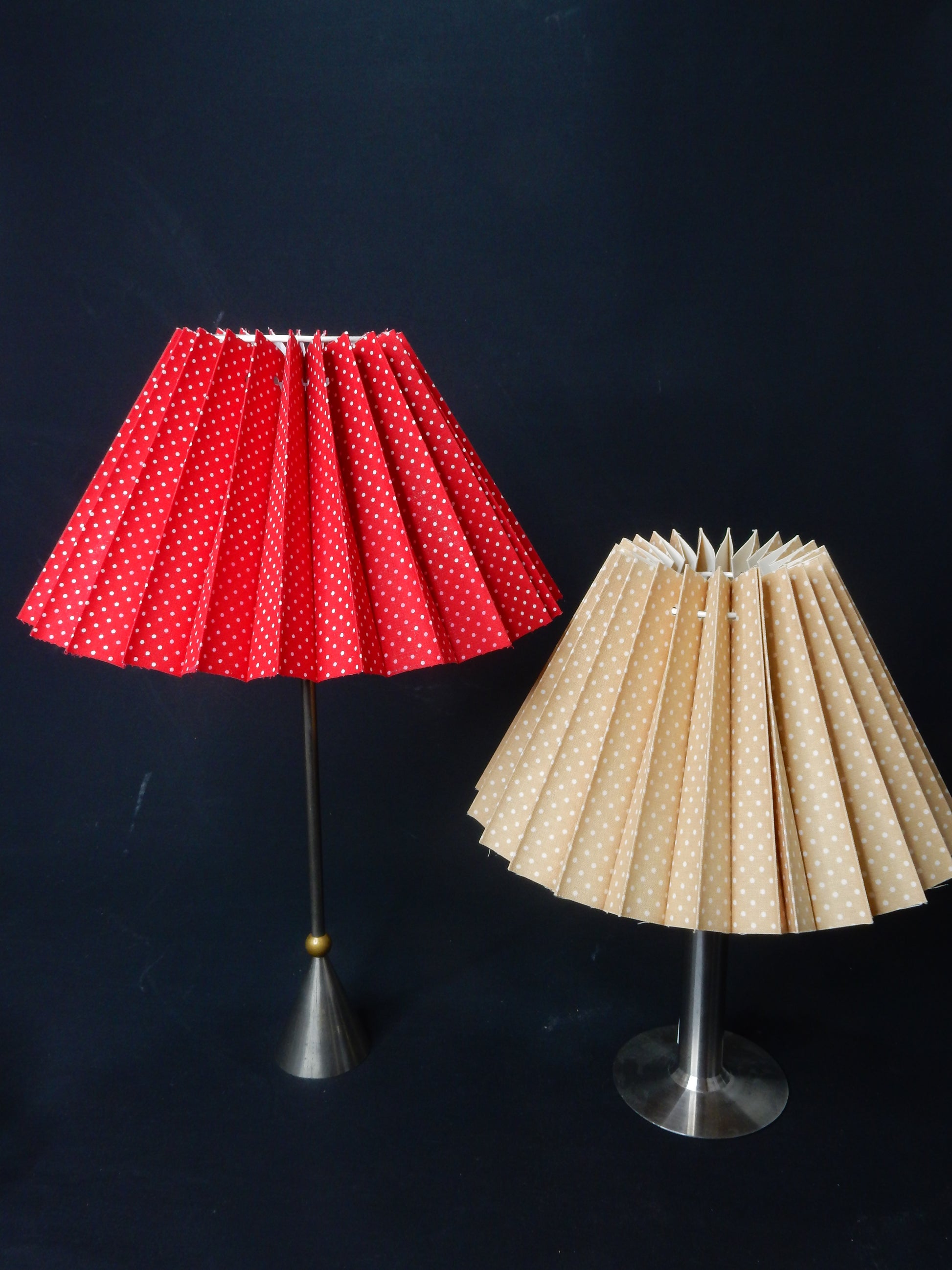 Falt-Lampenschirm rund für Tischlampe - E27 - gepunktet - rot - Artikelbild von Fummel & Gedöns Secondhand-Store