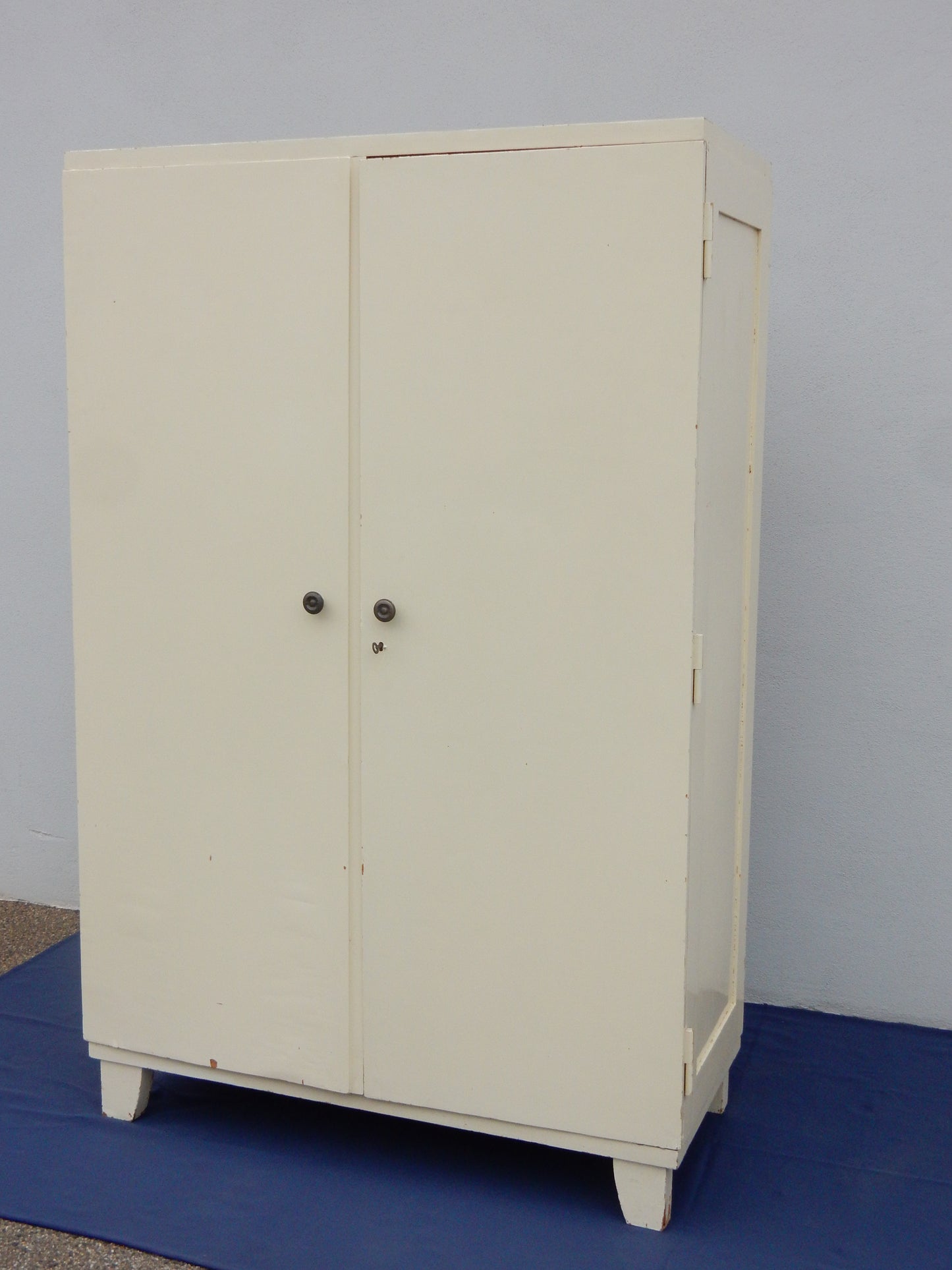 Retro Holzschrank - Landhausstil - weiß