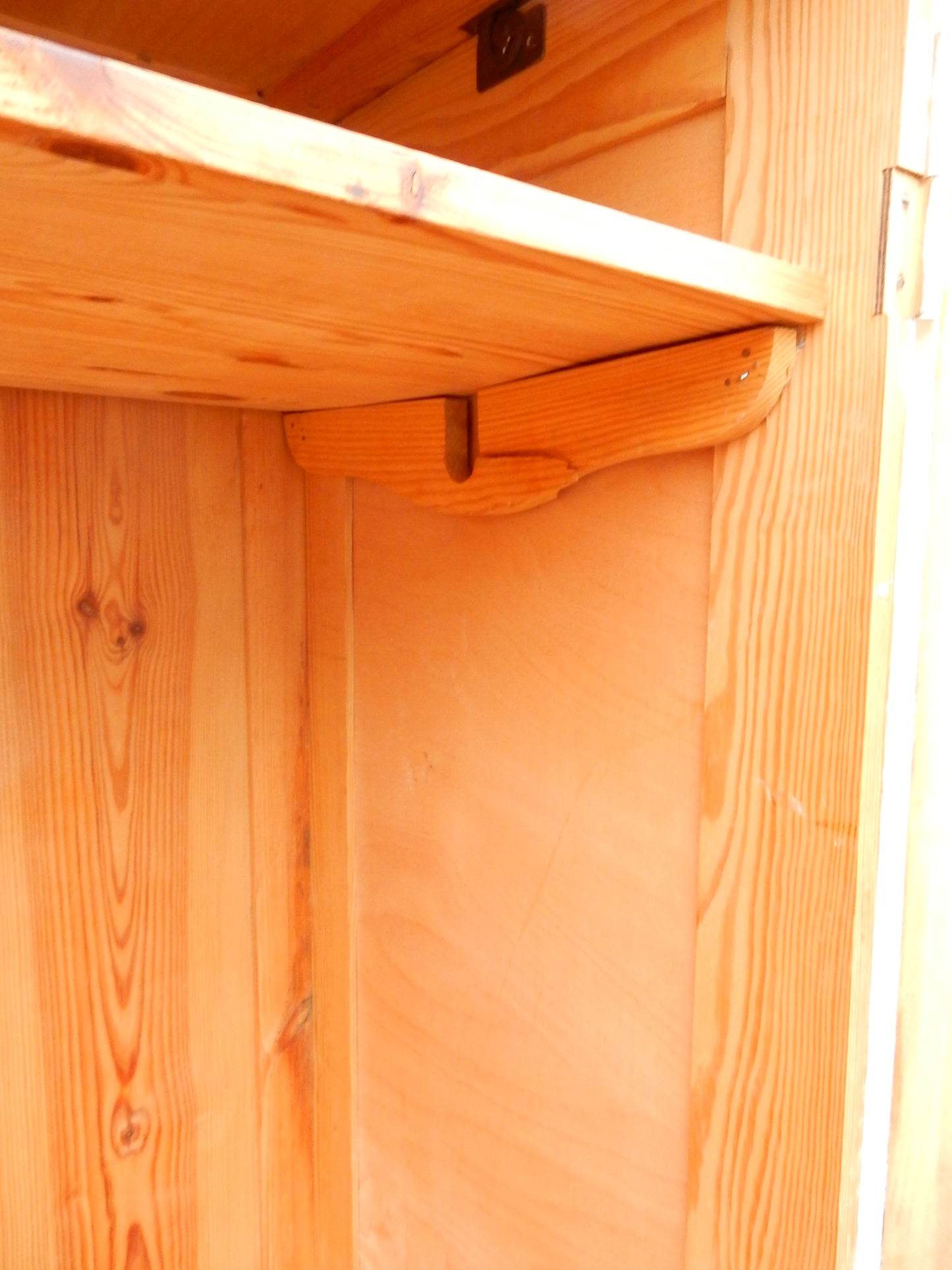 Retro Holzschrank - Landhausstil - weiß