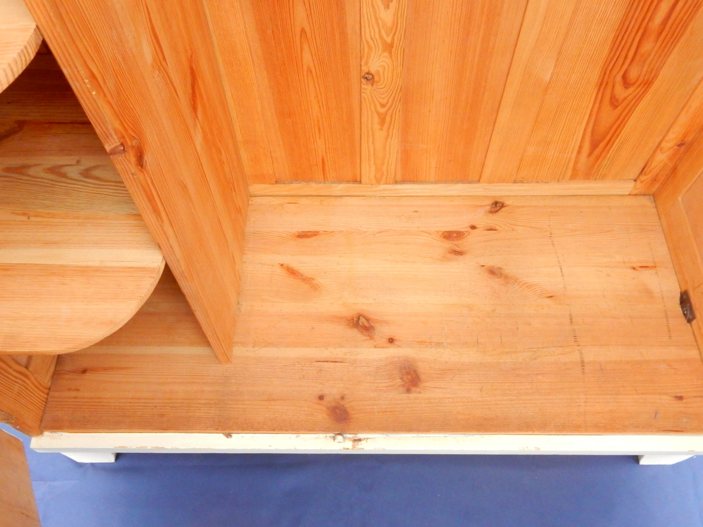 Retro Holzschrank - Landhausstil - weiß