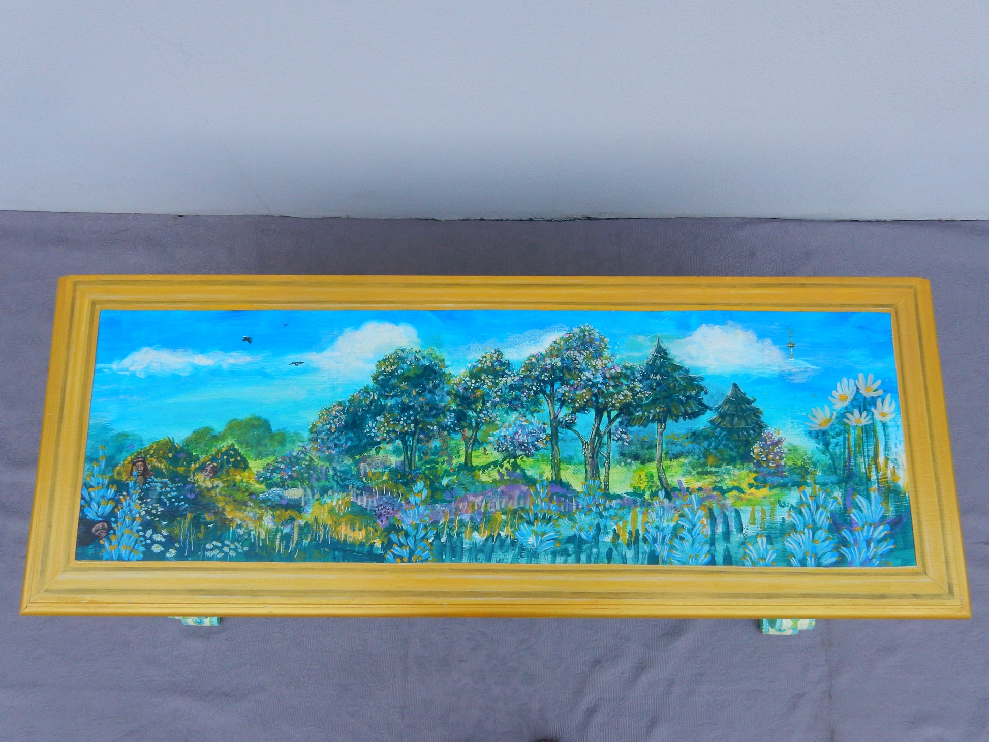 Handbemalte Holztruhe mit Landschaftsmotiv - Artikelbild von Fummel & Gedöns Secondhand-Store