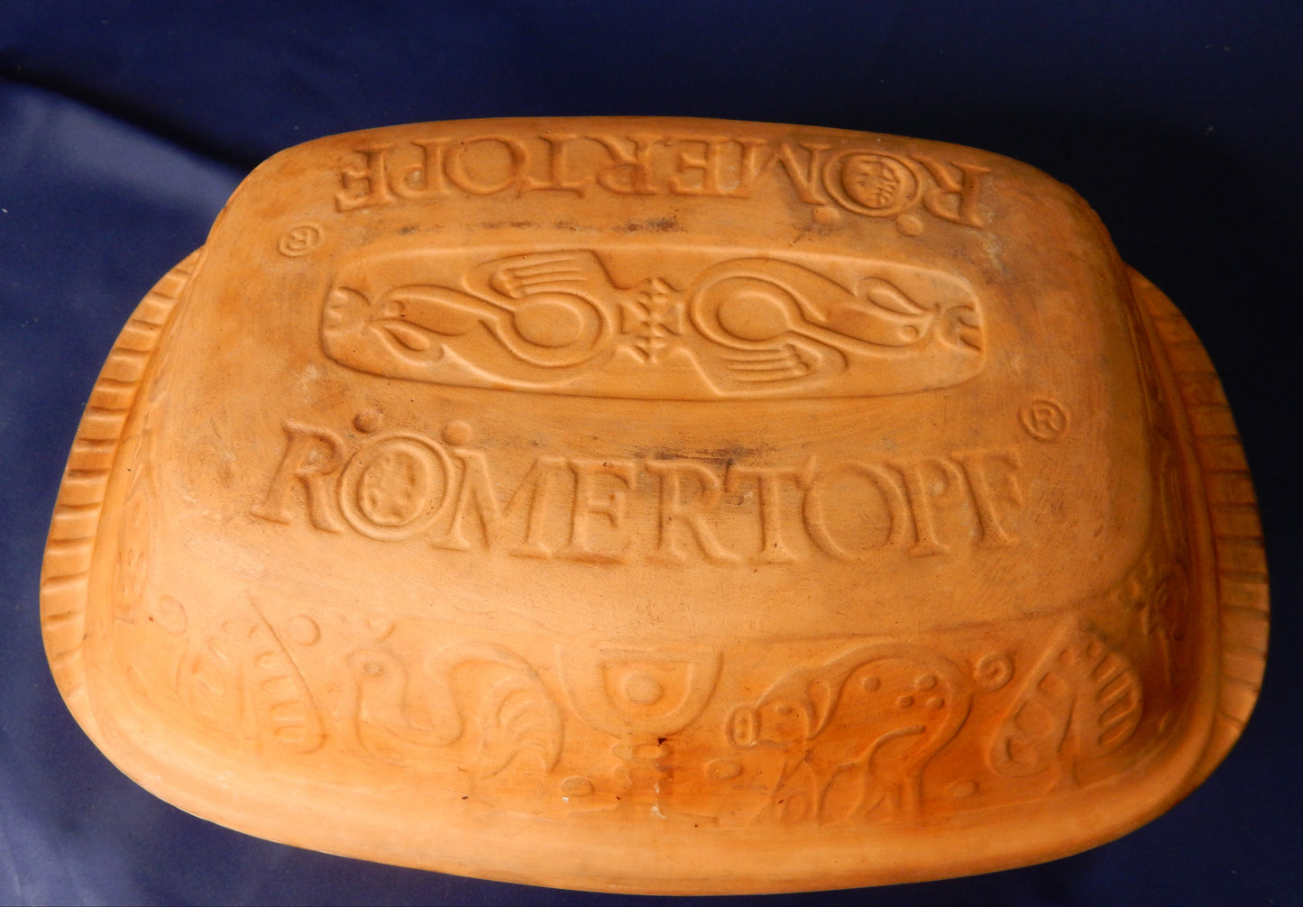 Römertopf Original – klassischer Tontopf mit Reliefdekor, ca. 4 l