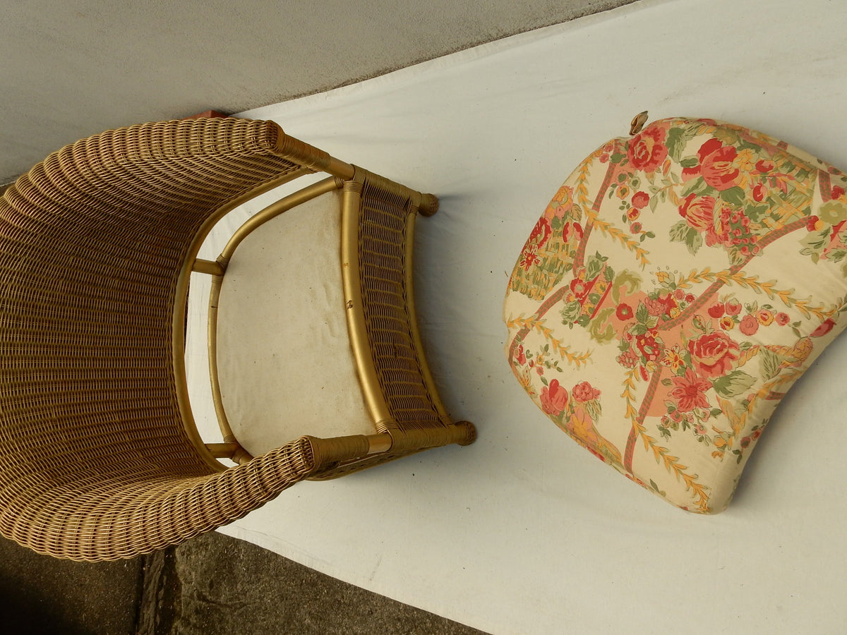 Vintage Rattansessel ohne Sitzkissen