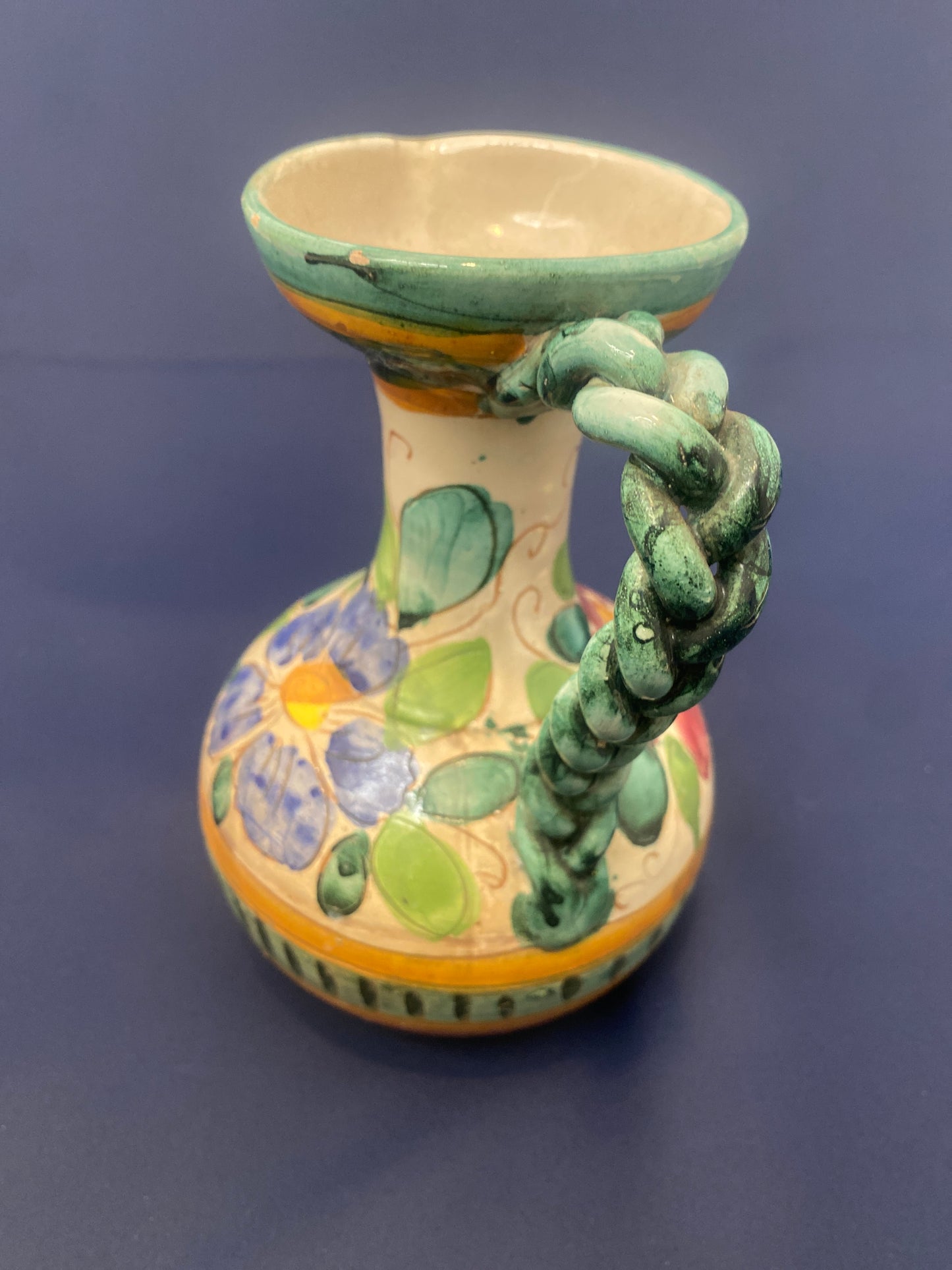 Henkelvase Blumenmuster