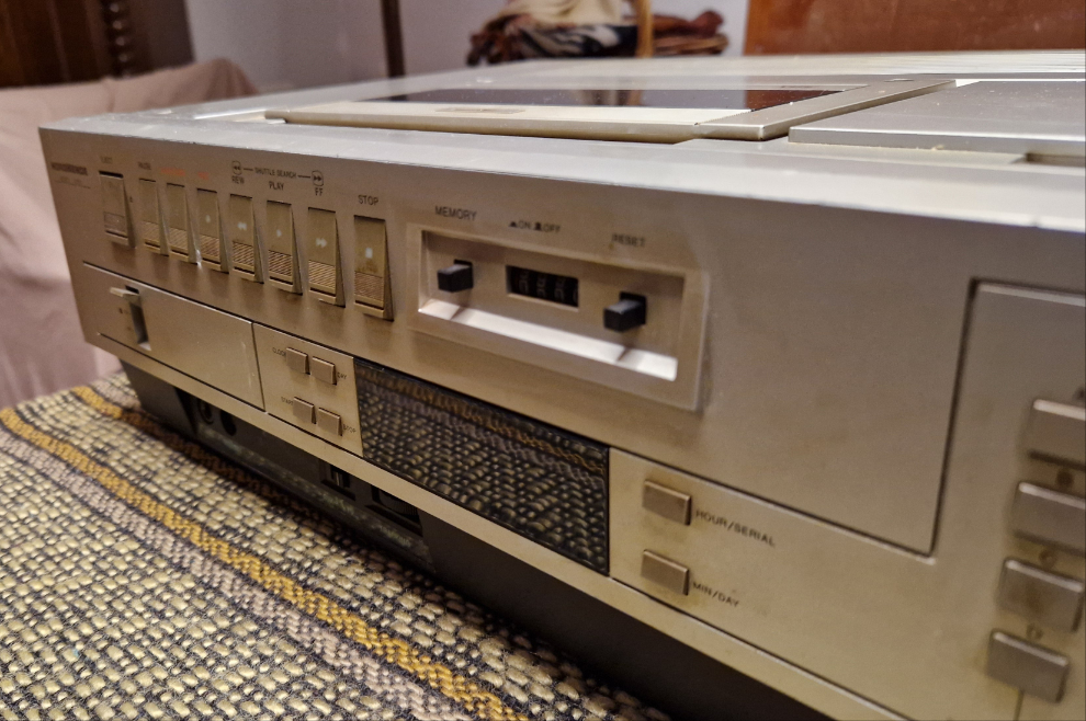 Nordmende V100 Retro VHS Videorekorder - für Bastler - Artikelbild von Fummel & Gedöns Secondhand-Store