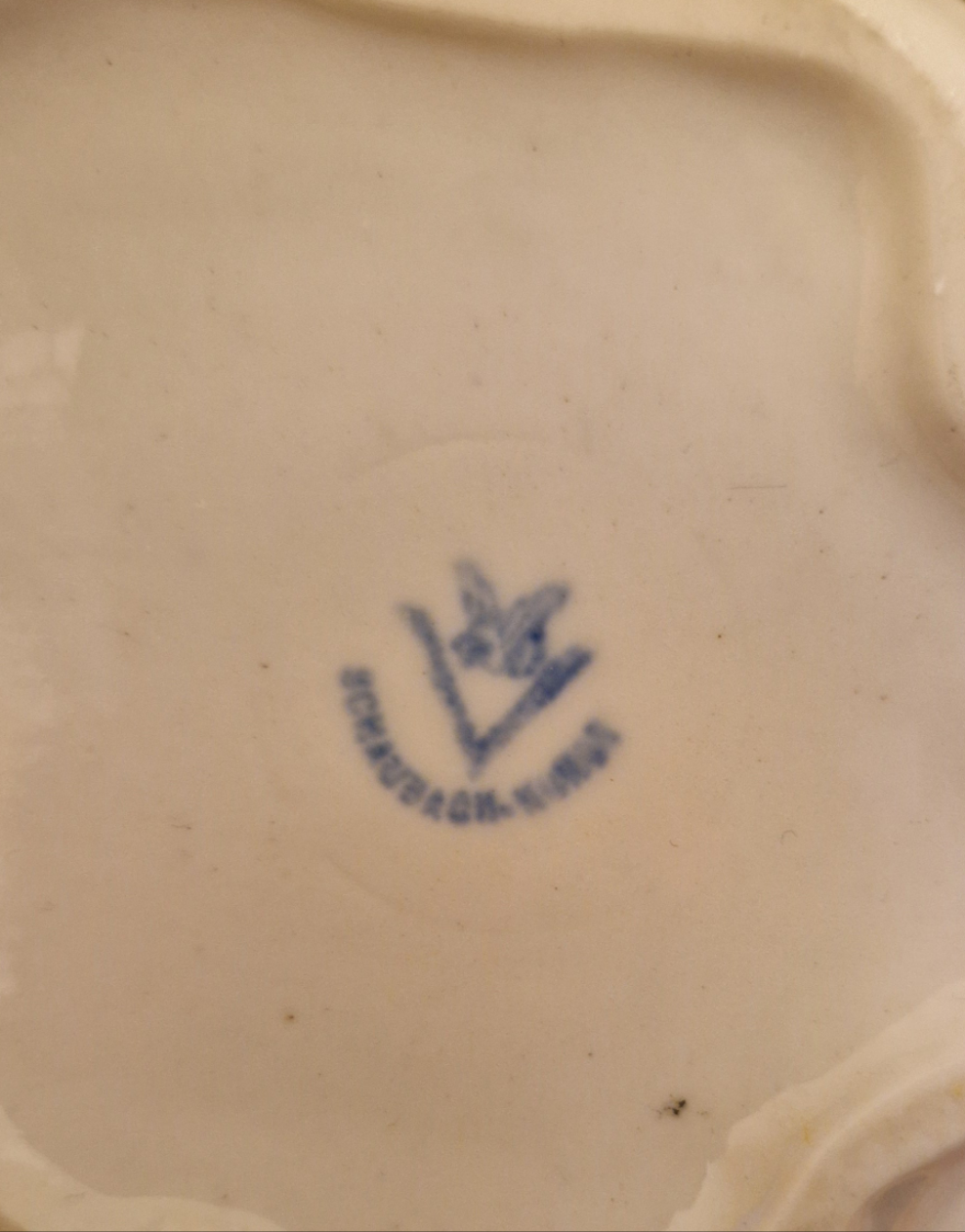 Original Schaubach Kunst Porzellanfigur – Ballerina beim Schnüren - Artikelbild von Fummel & Gedöns Secondhand-Store