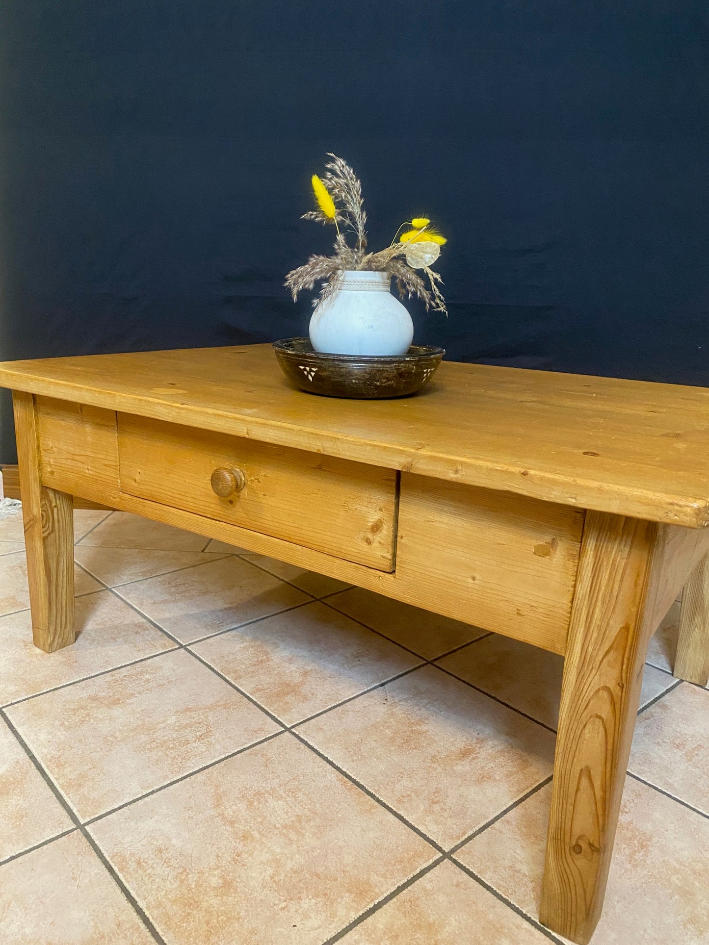 Vintage Landhausstil-Wohnzimmertisch aus Holz