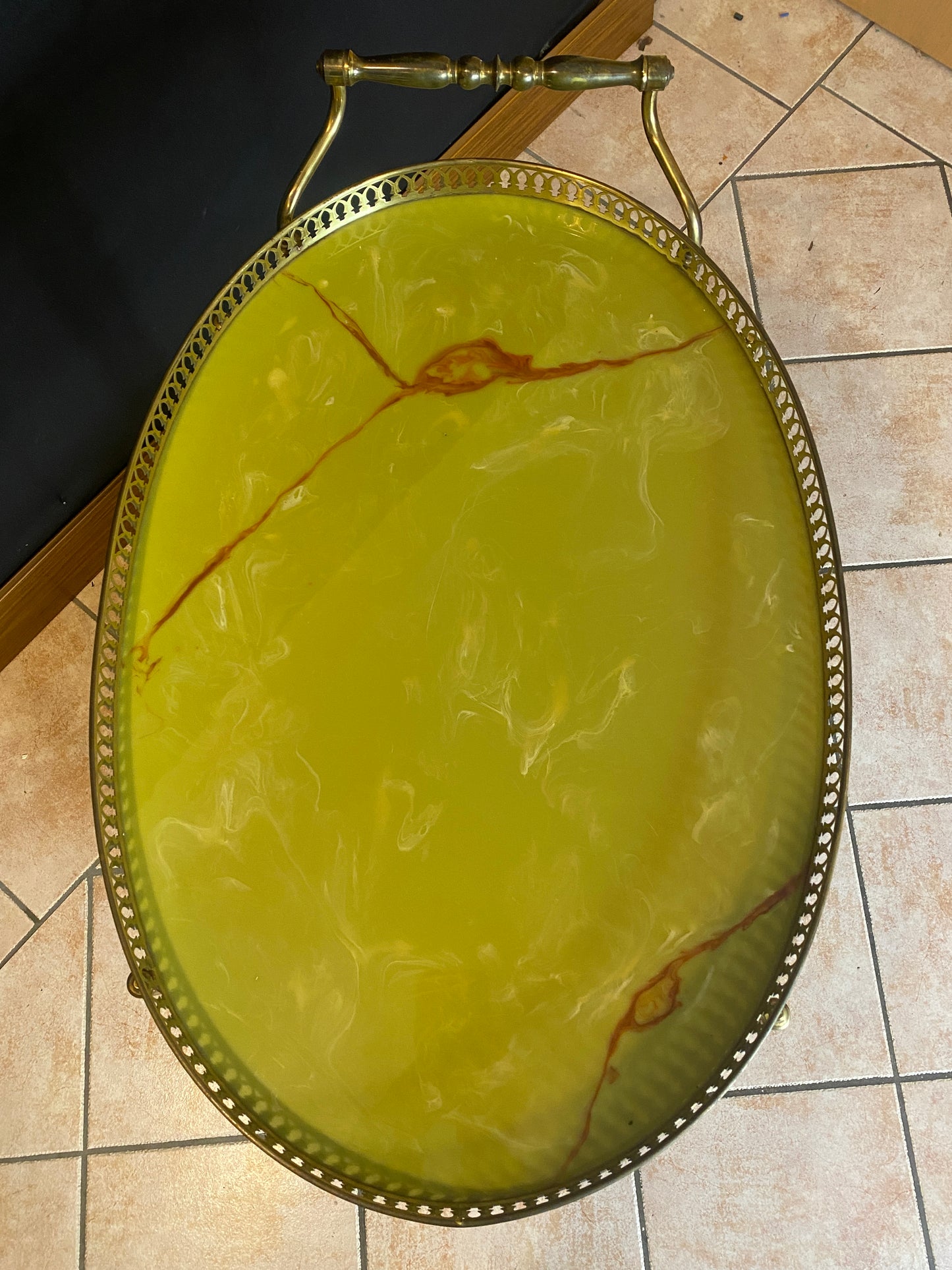 Italienischer Couchtisch / Barwagen 60er Jahre