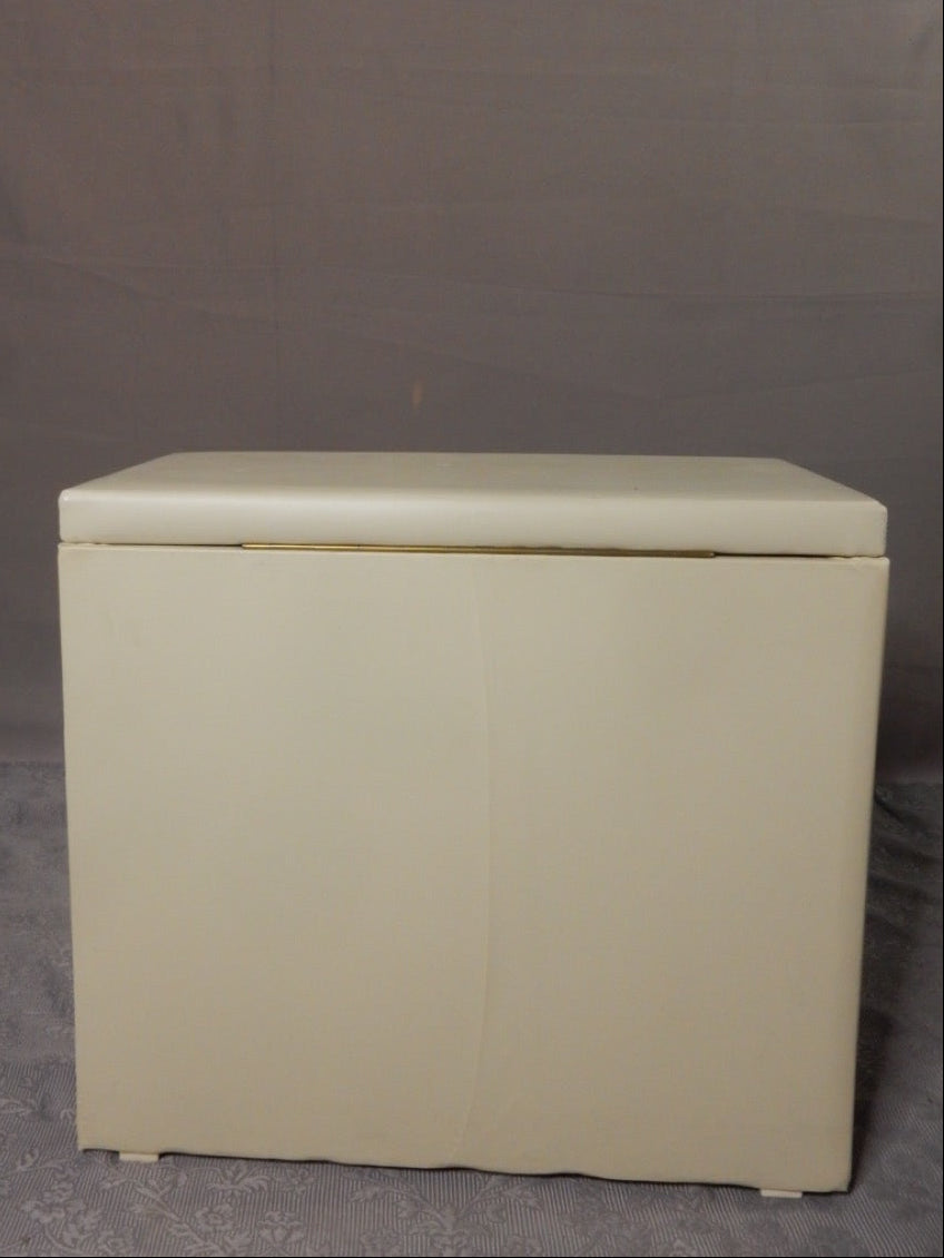 Cremefarbene Outdoor-Box