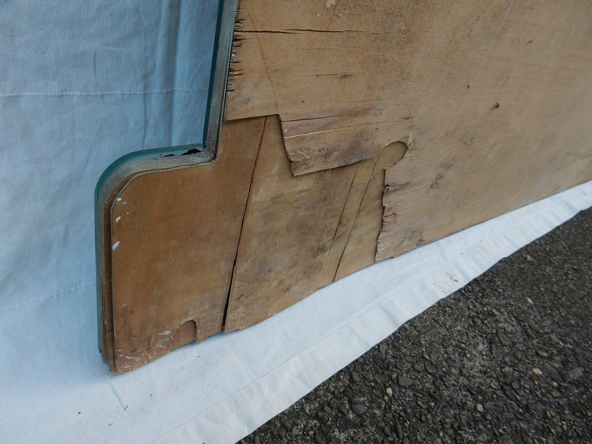 Art-Déco Wandspiegel – Detail der altersbedingten Spuren an der rückseitigen Holzplatte