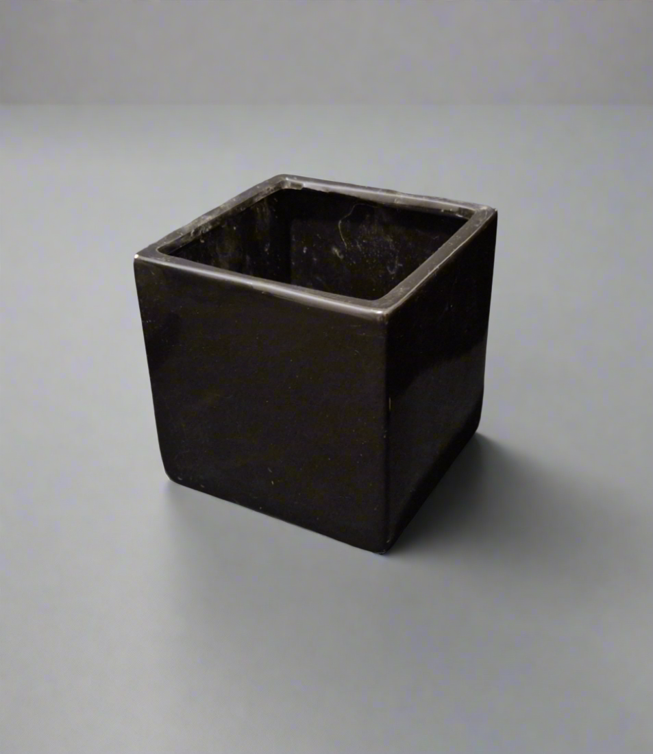 Vase schwarz eckig