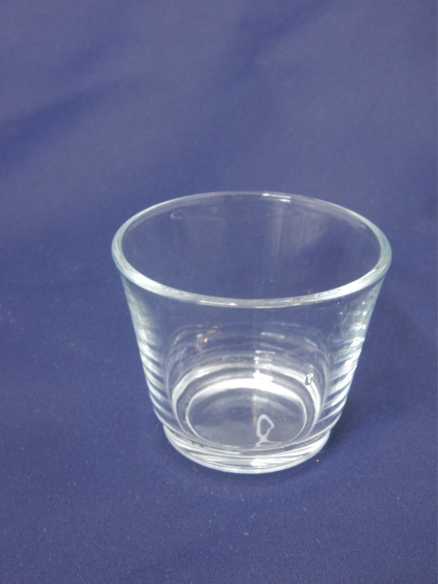 Kleines Windlicht aus Glas