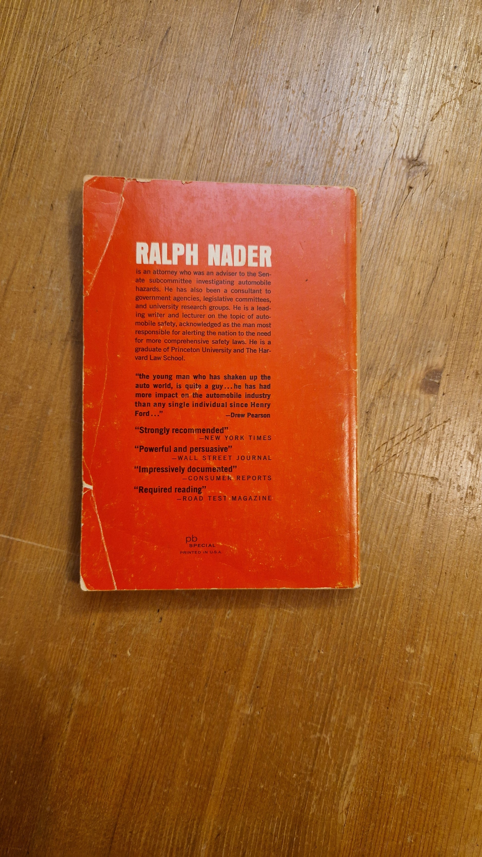 „Unsafe at Any Speed: The Designed‑In Dangers of the American Automobile“ von Ralph Nader - Artikelbild von Fummel & Gedöns Secondhand-Store