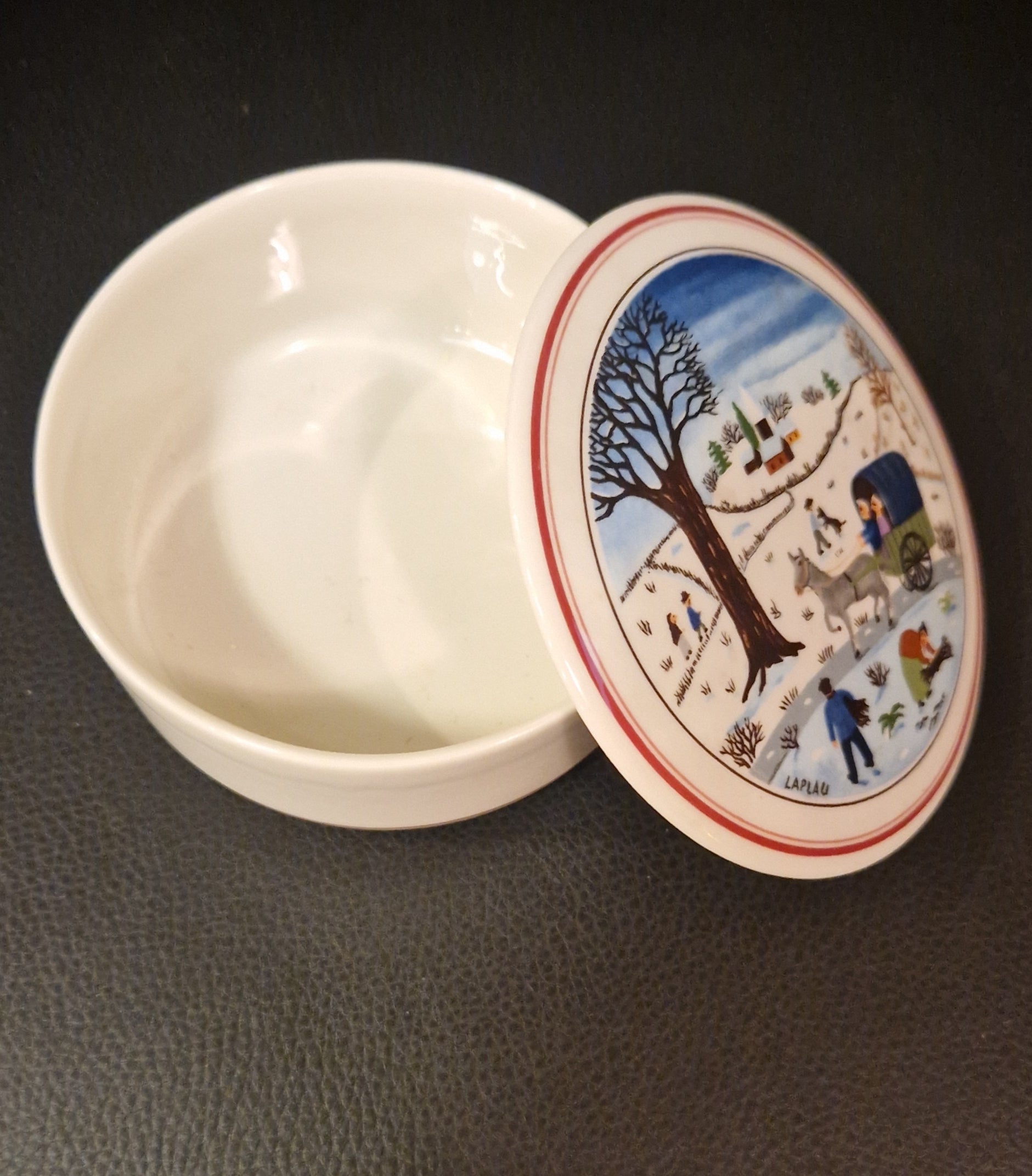 Vintage Porzellan-Dose Villeroy & Boch - Naif Christmas - Artikelbild von Fummel & Gedöns Secondhand-Store