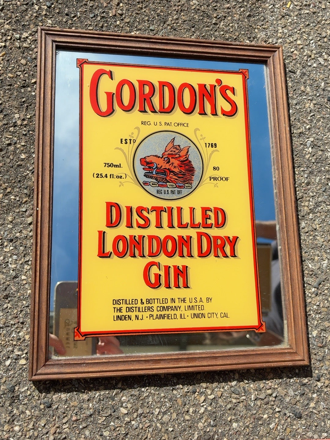Vintage Gordon's Gin Werbespiegel im Holzrahmen, 33 x 26 cm