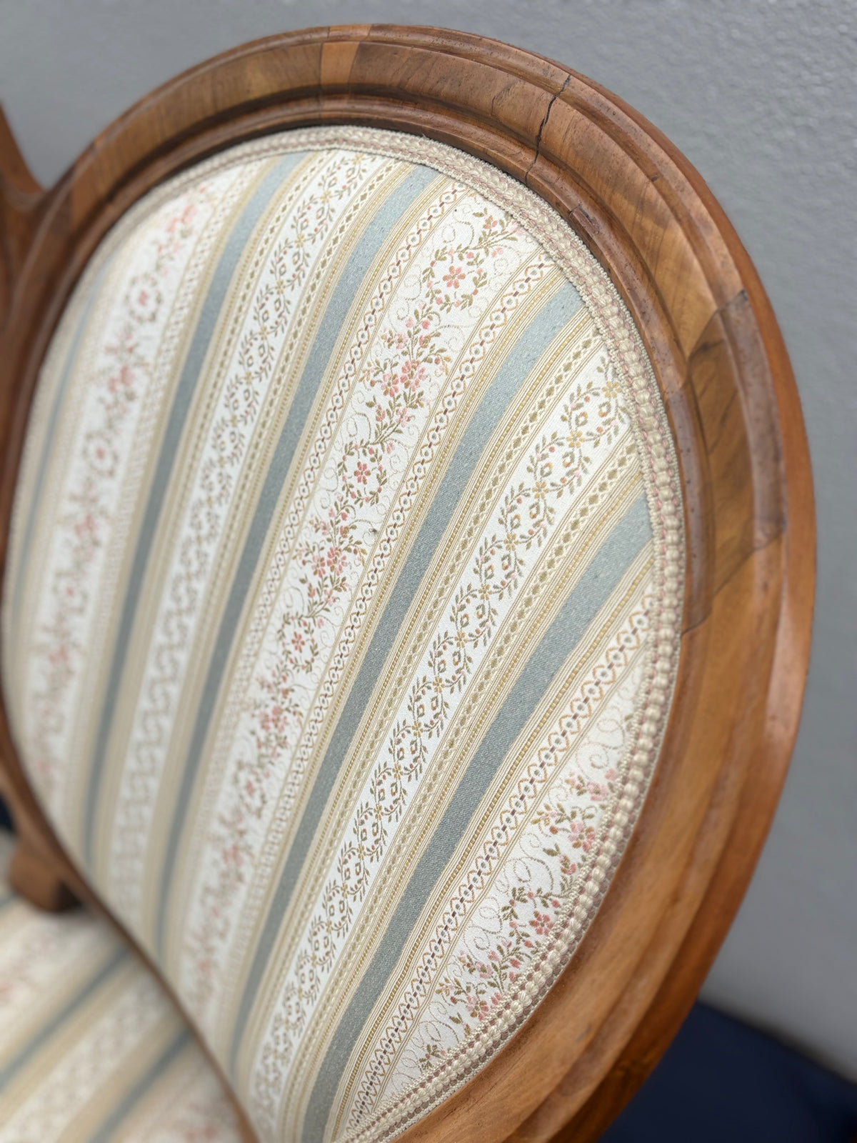 Antikes Mahagoni-Sofa – Louis-Philippe / Neorokoko, 19. Jahrhundert - Artikelbild von Fummel & Gedöns Secondhand-Store