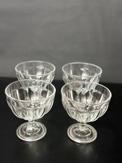 4er Set Vintage Dessertgläser / Eisbecher aus Pressglas – 13 cm