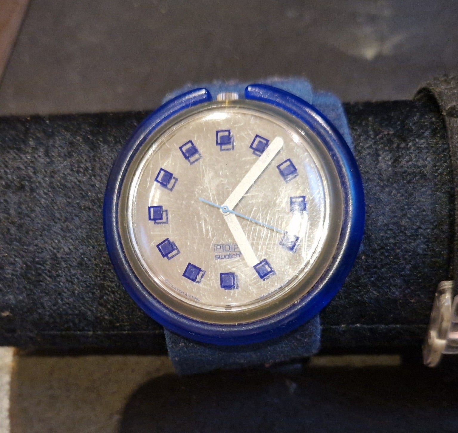 1993 &quot;Blueberry&quot; Pop-Swatch PWK179 - Artikelbild von Fummel & Gedöns Secondhand-Store