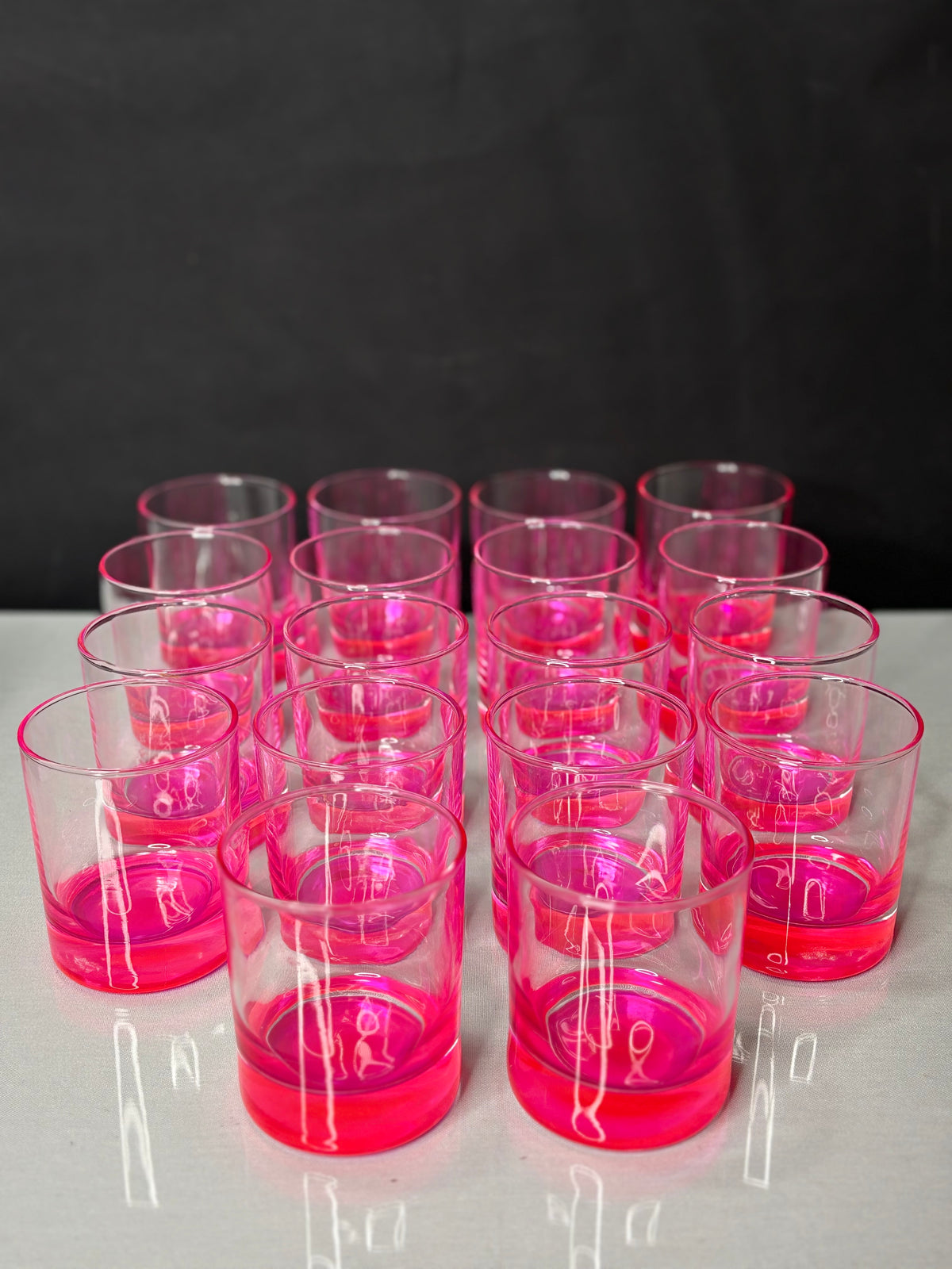 18 fluoreszierende pinke Vintage-Trinkgläser – Produktfoto 1