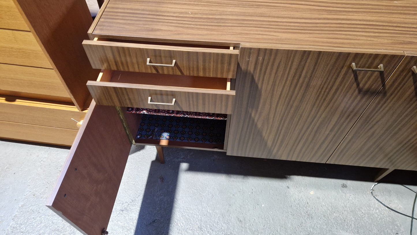 Schlankes 60er-Jahre Sideboard