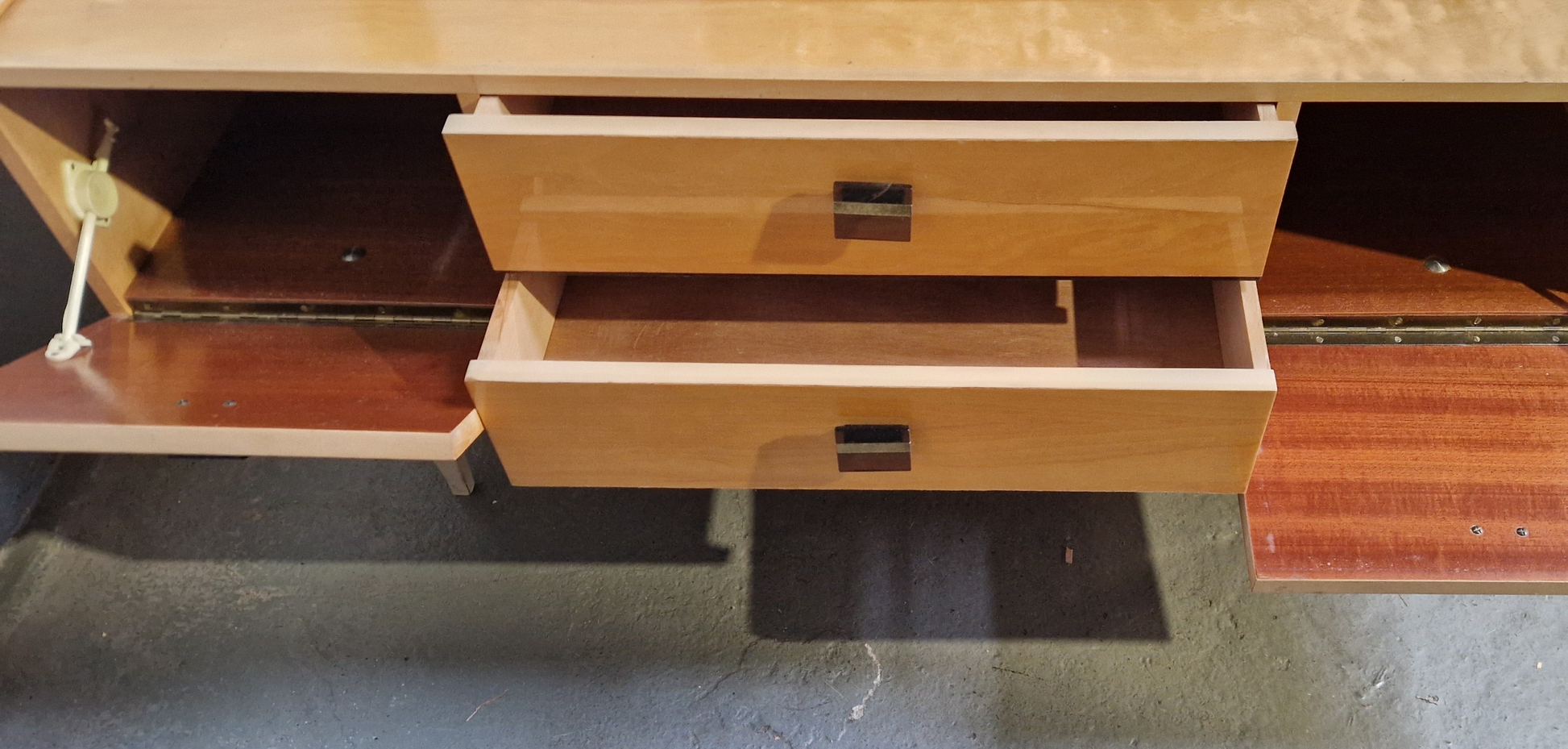 Mid-Century Spiegelschrank mit Kommode - Artikelbild von Fummel & Gedöns Secondhand-Store