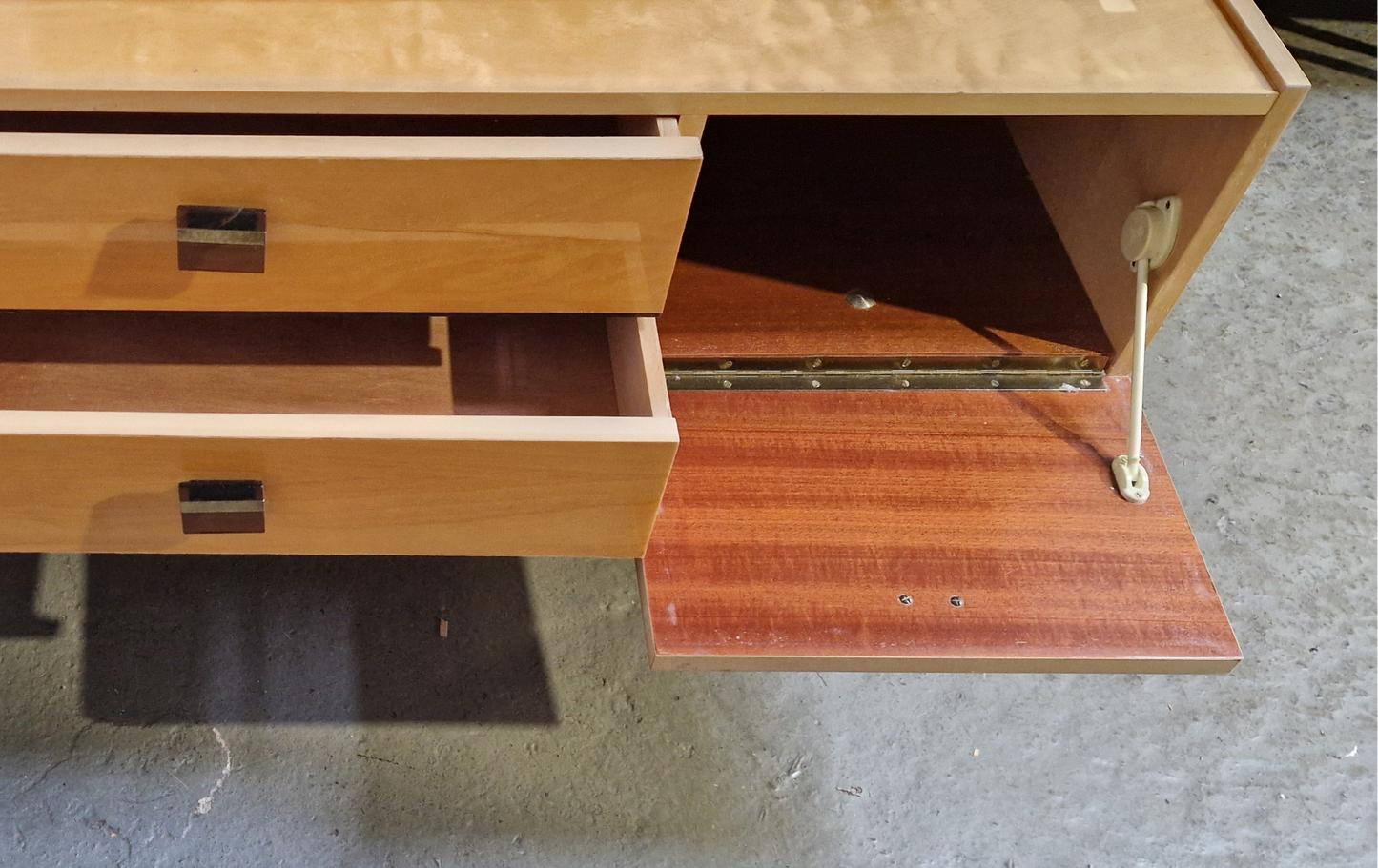 Mid-Century Spiegelschrank mit Kommode