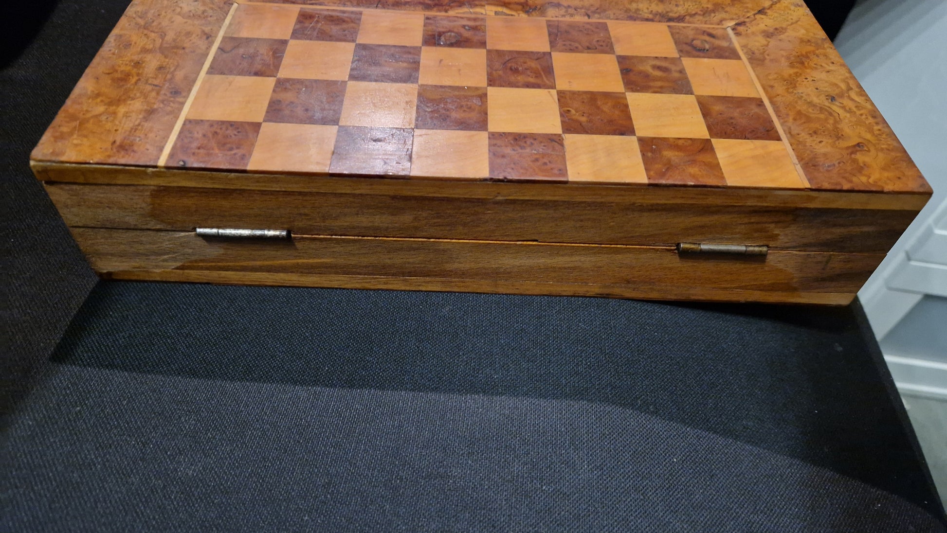 Vintage Schachspiel - Nussbaum-Klappschatulle - Artikelbild von Fummel & Gedöns Secondhand-Store