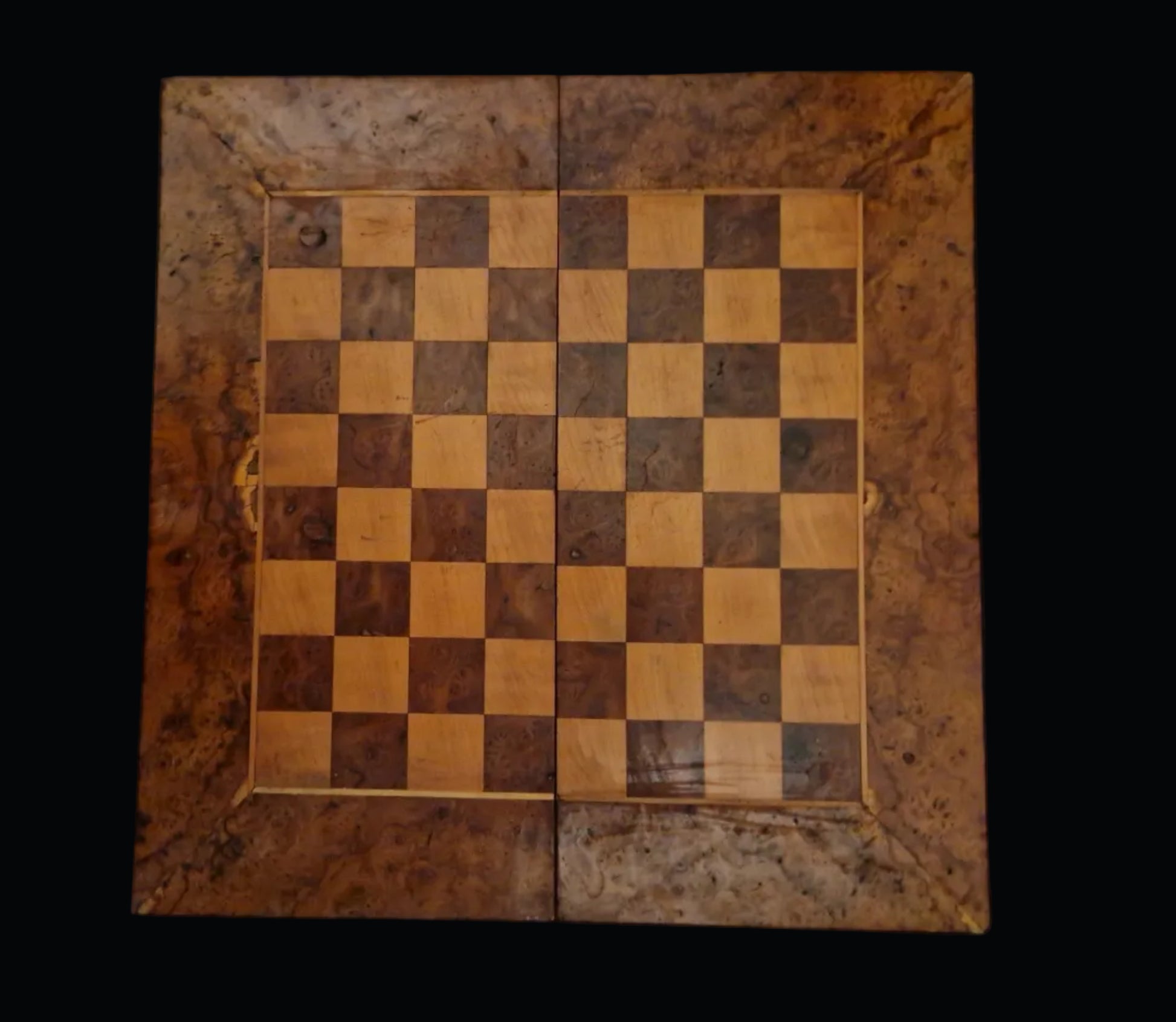 Vintage Schachspiel - Nussbaum-Klappschatulle - Artikelbild von Fummel & Gedöns Secondhand-Store