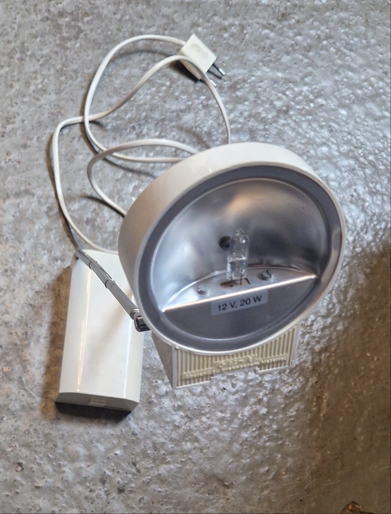 Vintage Schmelzer Teleskoplampe in Weiß - Artikelbild von Fummel & Gedöns Secondhand-Store