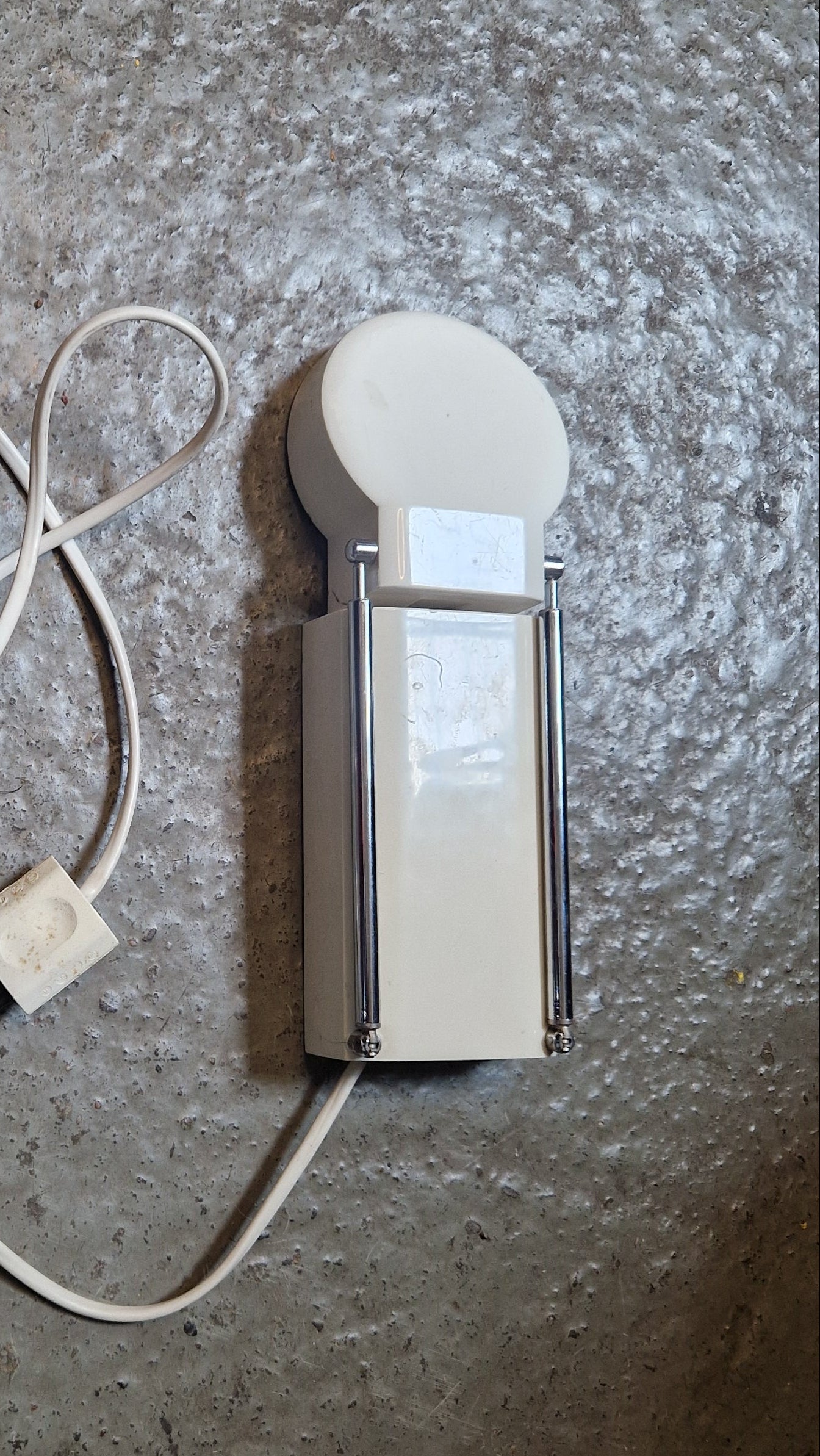 Vintage Schmelzer Teleskoplampe in Weiß - Artikelbild von Fummel & Gedöns Secondhand-Store