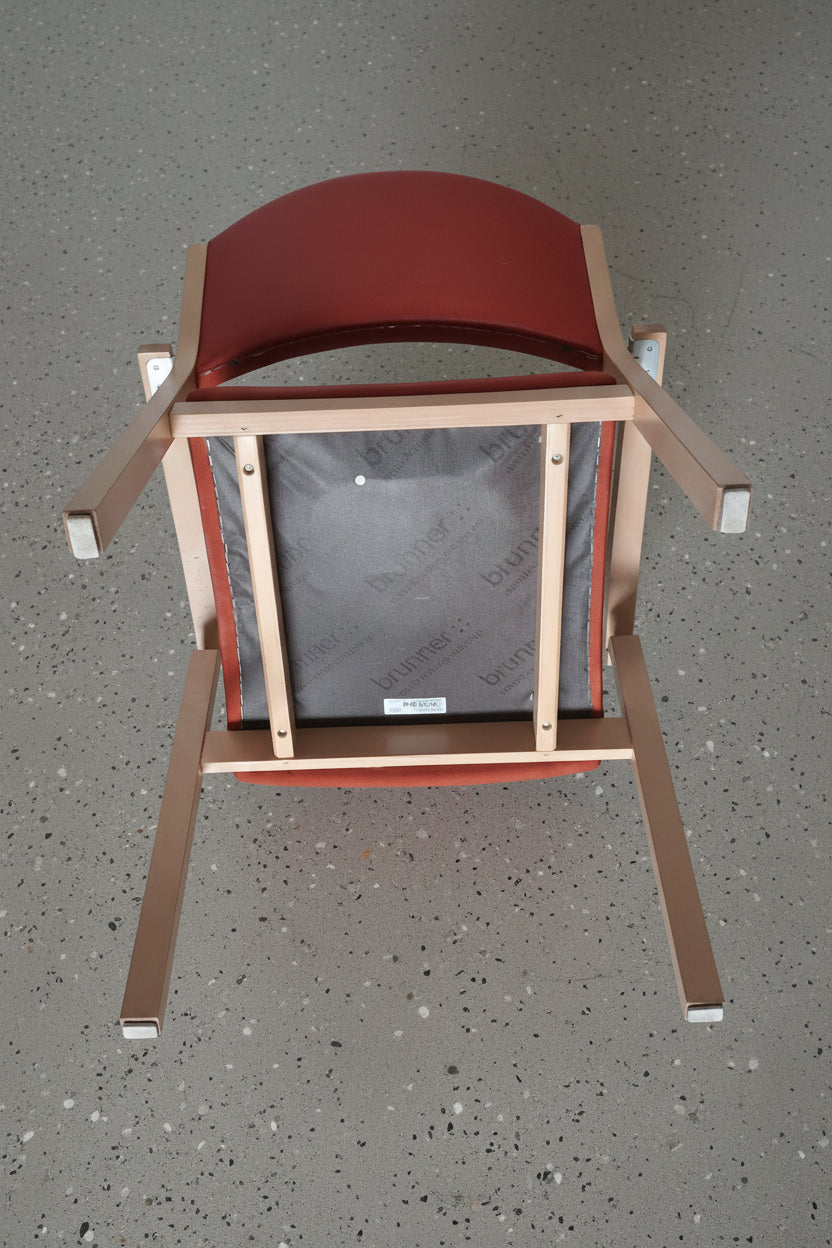 Brunner Sonato 8522 Stapelstuhl mit Armlehnen – Ahorn - Sonderanfertigung - Artikelbild von Fummel & Gedöns Secondhand-Store