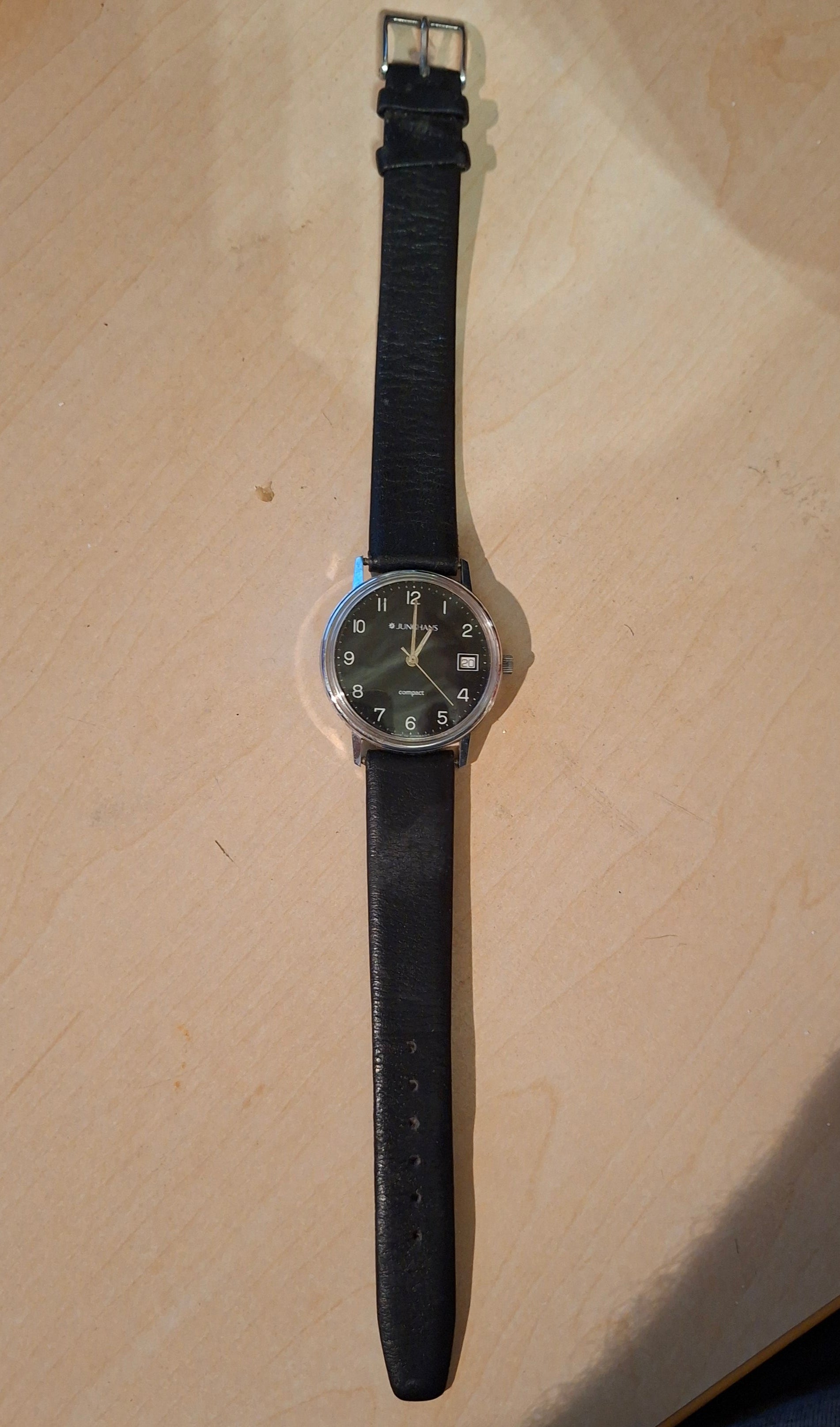 Junghans Compact Vintage Quarz-Armbanduhr - Artikelbild von Fummel & Gedöns Secondhand-Store