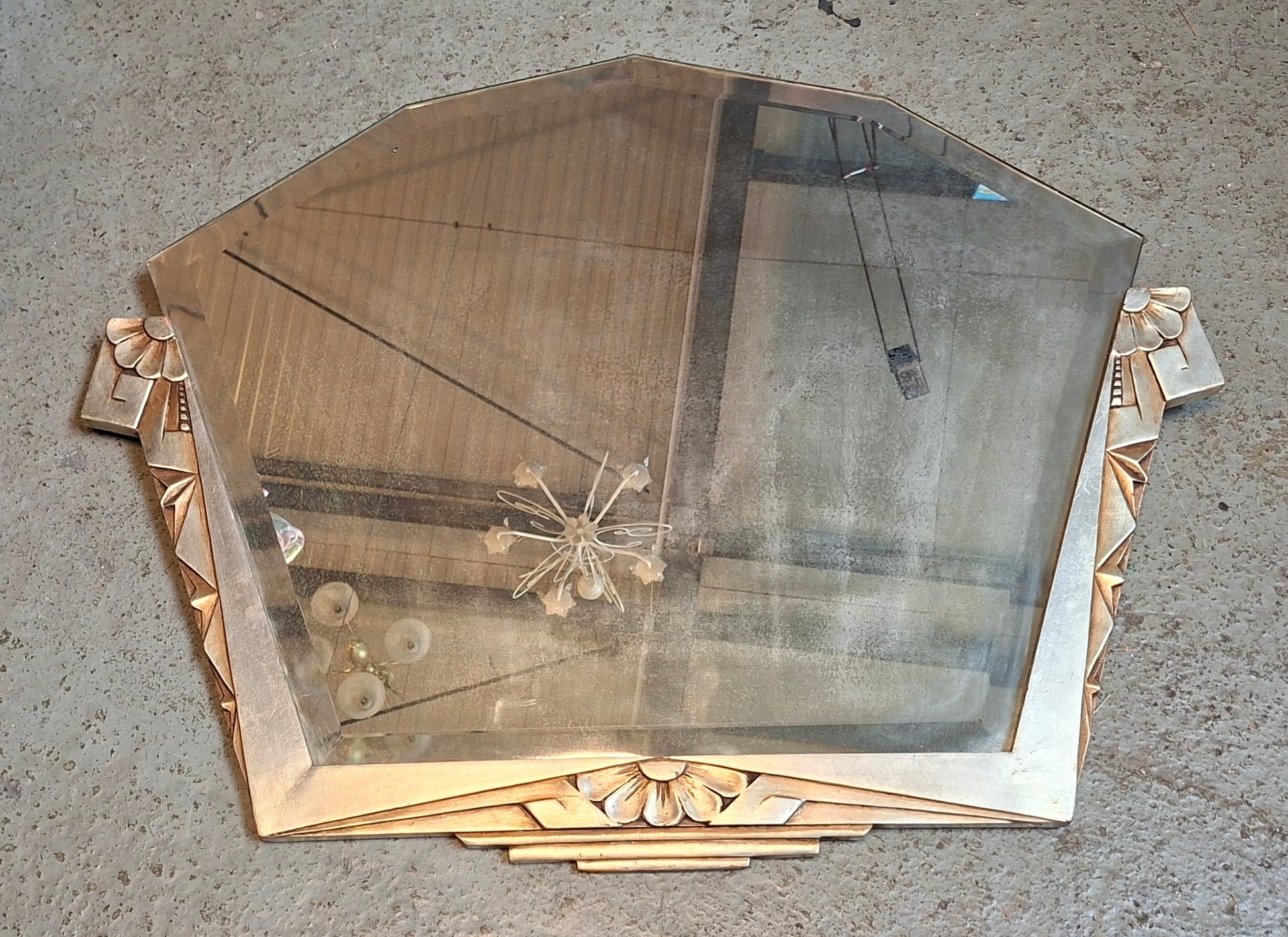 Vintage Art-Déco Wandspiegel – facettiertes Spiegelglas &amp; Holzrahmen – 88 × 69 cm - Artikelbild von Fummel & Gedöns Secondhand-Store