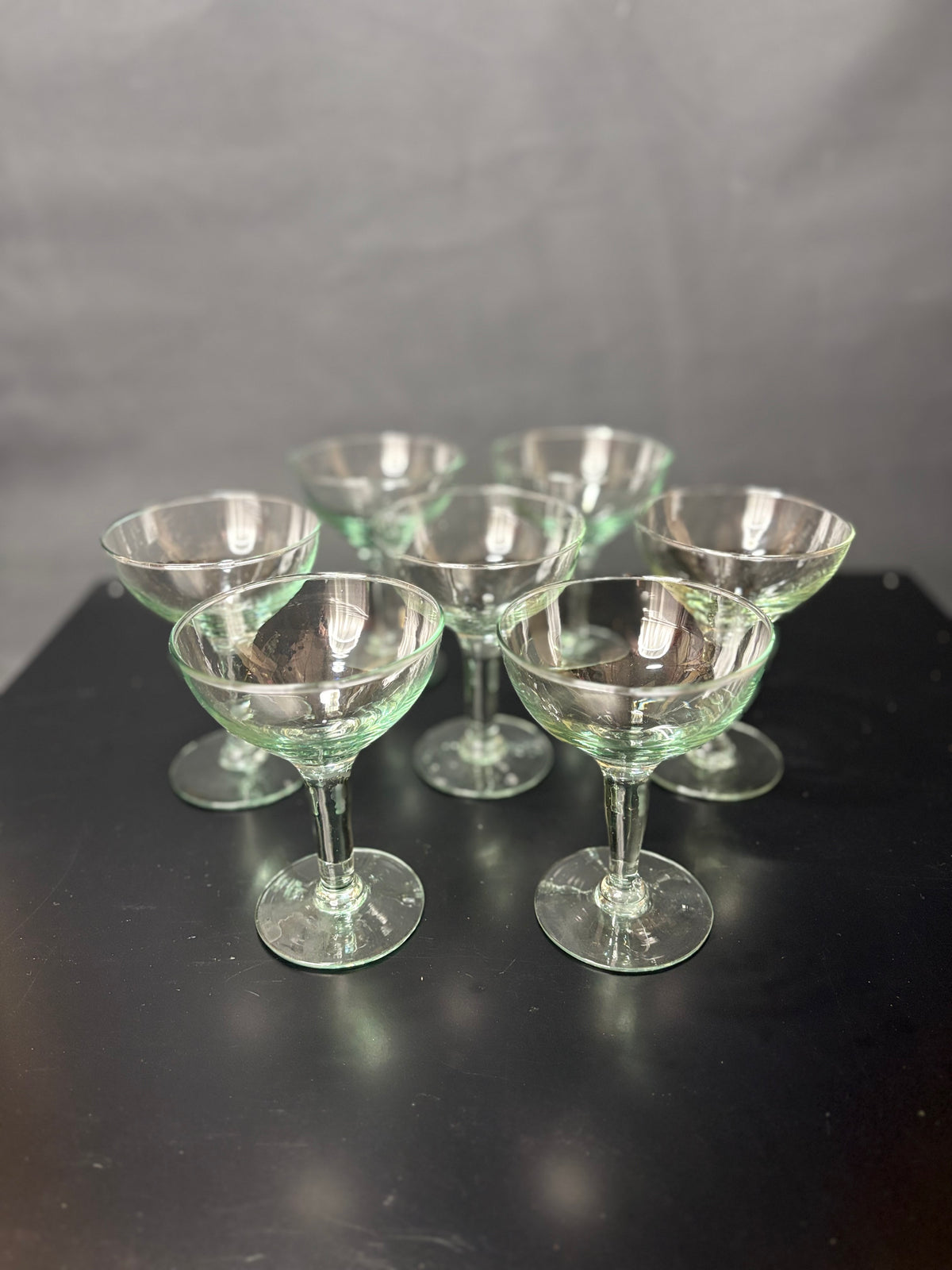 7er Set Vintage Margaritagläser aus grünlich transparentem Uranglas, Höhe 13,5 cm, Durchmesser 10 cm – Ansicht 2