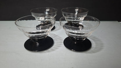 4er Set Vintage Glasschalen mit schwarzem Fuß, Gesamtansicht