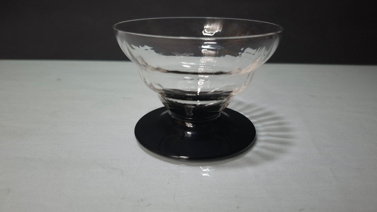 Vintage Glasschale mit schwarzem Fuß, Seitenansicht