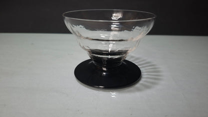 Vintage Glasschale mit schwarzem Fuß, Seitenansicht