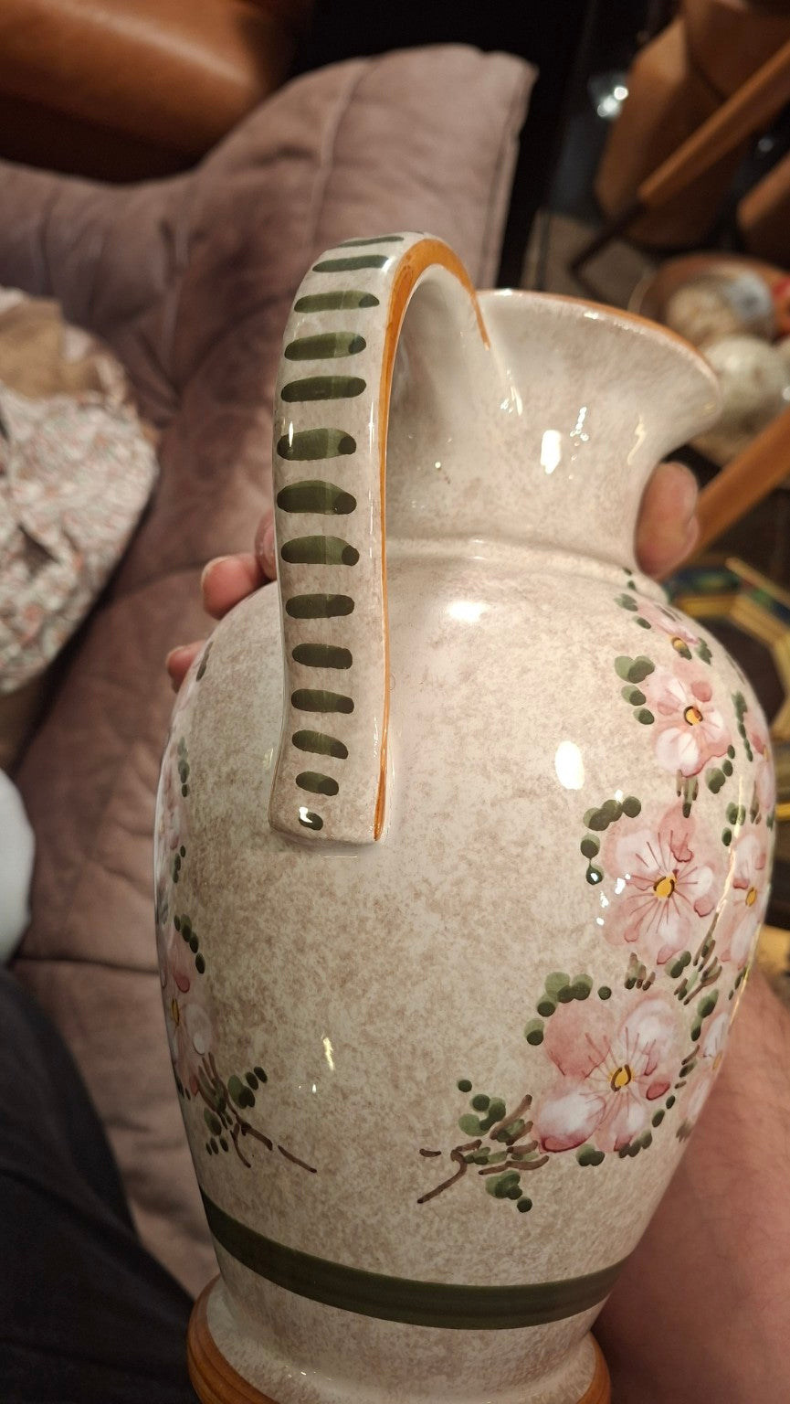 Original italienische Deruta-Majolika – handbemalte Keramikvase mit rosa Blütendekor - Artikelbild von Fummel & Gedöns Secondhand-Store