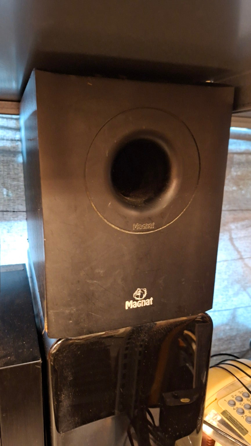 Magnat Cubus 5.1A Aktiv-Subwoofer – Schwarz – geprüft - Artikelbild von Fummel & Gedöns Secondhand-Store