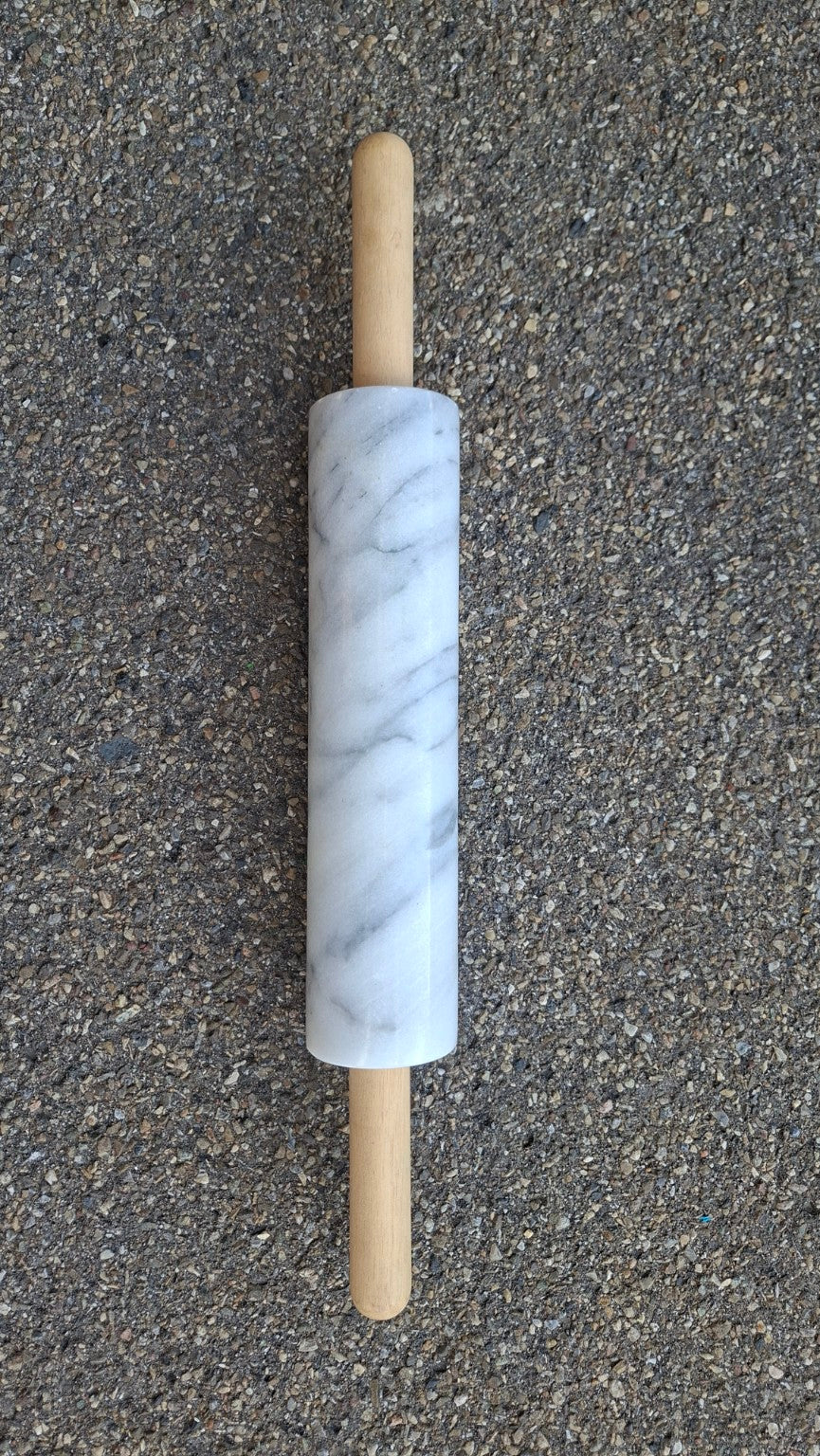 Marmor-Nudelholz mit Holzgriffen – 45 cm - Artikelbild von Fummel & Gedöns Secondhand-Store