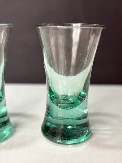 2er Set Vintage Trinkgläser mit türkisgrünem Glasboden