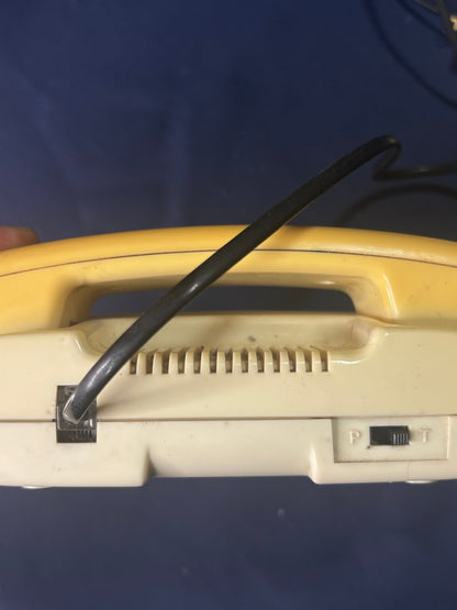 Vintage Space-Age Tastentelefon DT-608 – Cremegelb & Acryl