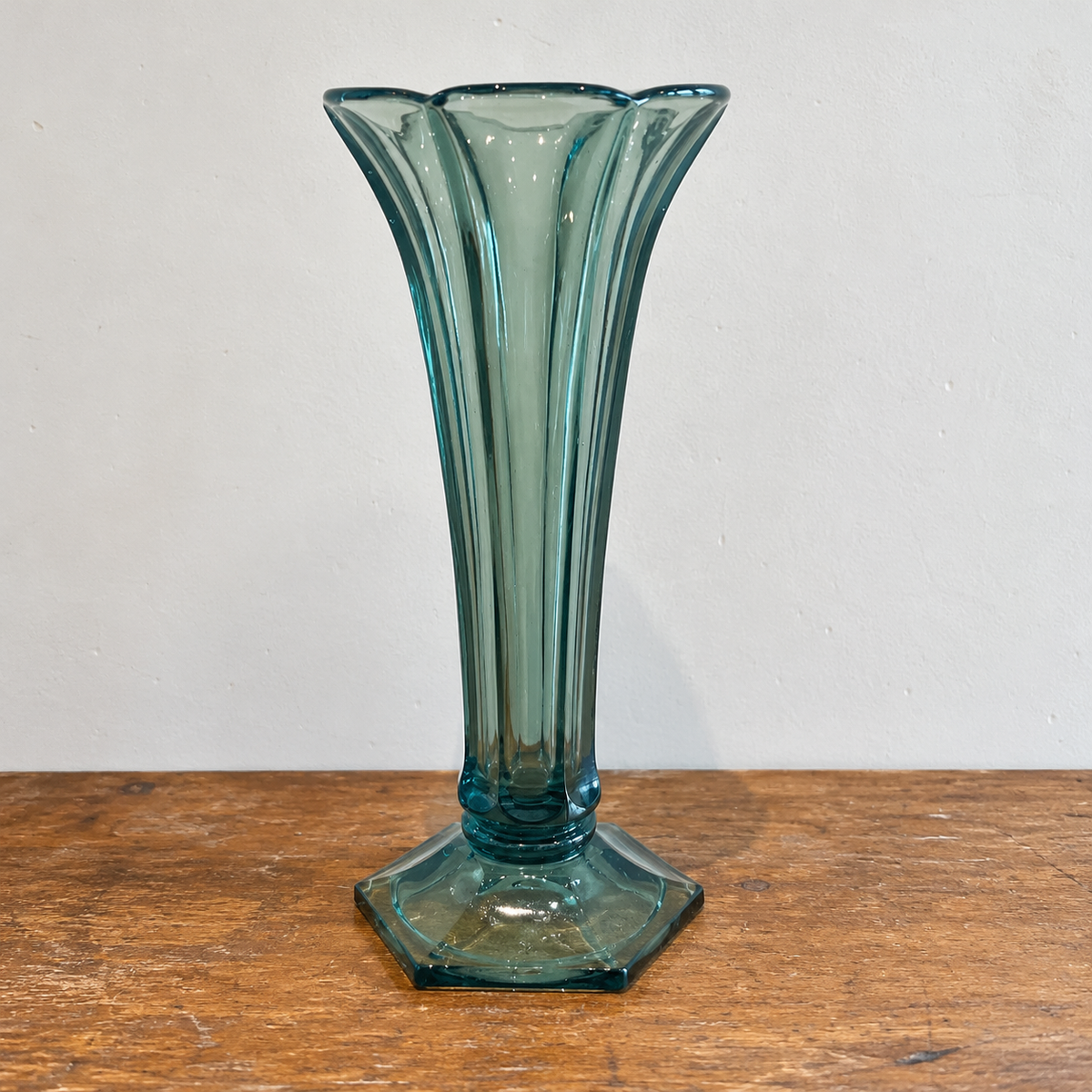 Val Saint Lambert Luxval „Américain“ – Art-Déco-Glasvase türkis, 20 cm - Artikelbild von Fummel & Gedöns Secondhand-Store
