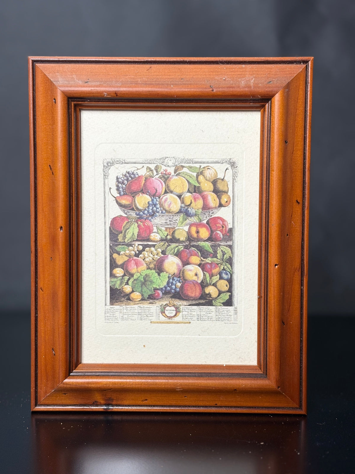 Gerahmte Obstillustration „October“ nach Robert Furber – 11,5 × 9 cm