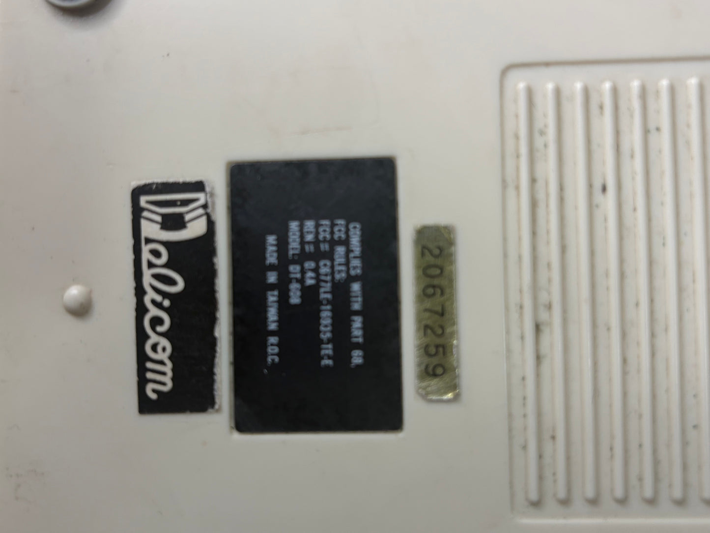 Vintage Space-Age Tastentelefon DT-608 – Cremegelb & Acryl