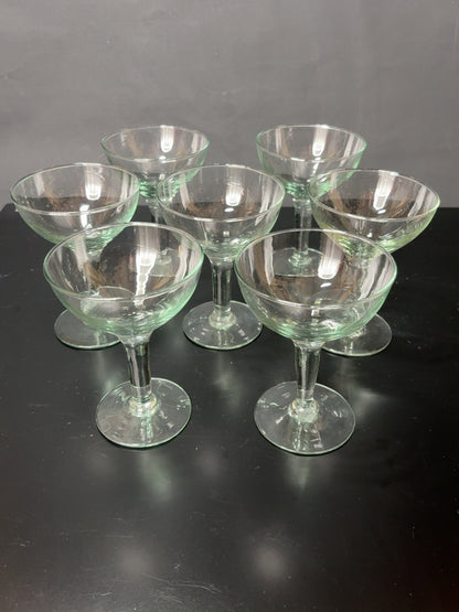 7er Set Vintage Margaritagläser aus grünlich transparentem Uranglas, Höhe 13,5 cm, Durchmesser 10 cm – Ansicht 1